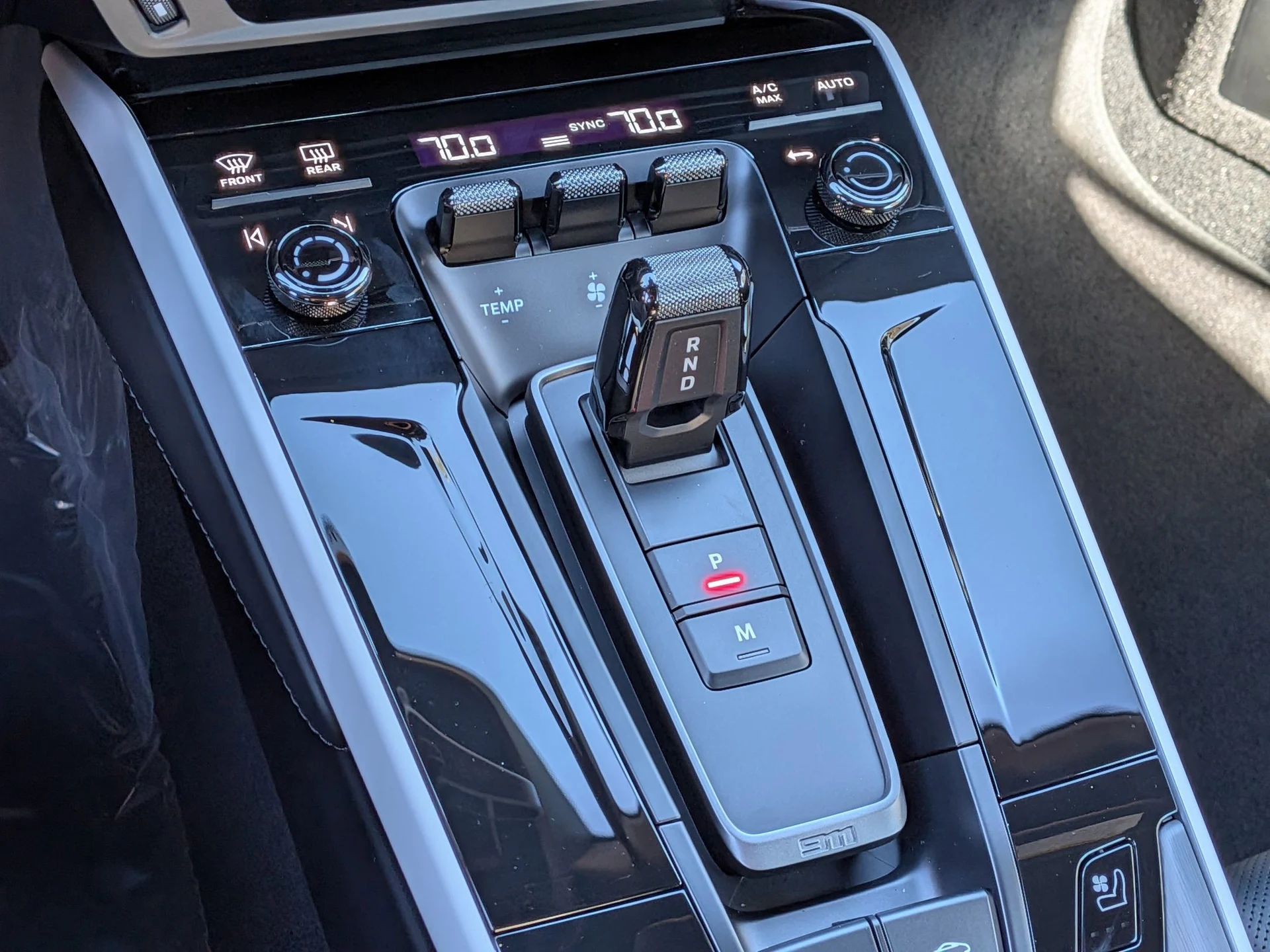 mph017_463256430_f24b2d6b25f584198acb73afe3af425bx_0061669f04