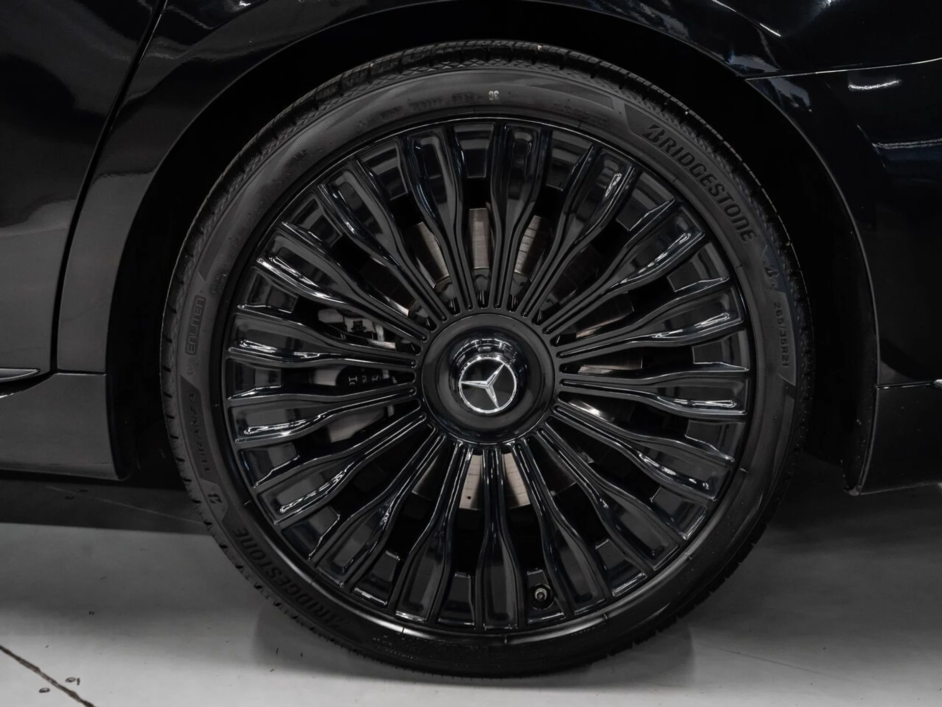 mph017_465126841_mercedes_benz_s_class_2023_b0132a6f7d