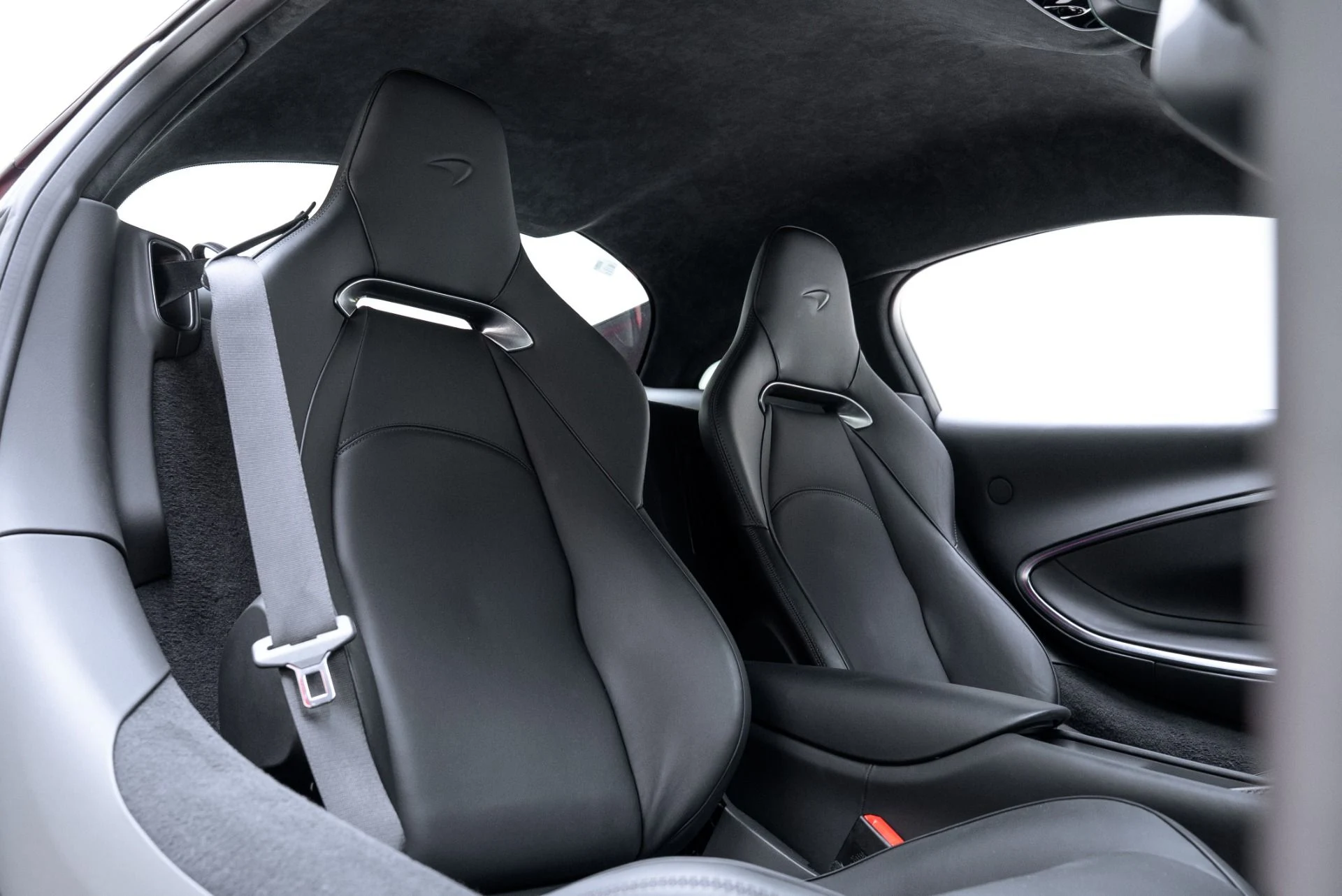 mph017_478563685_Used_2024_Mc_Laren_Artura_1774465239_81ae401f15