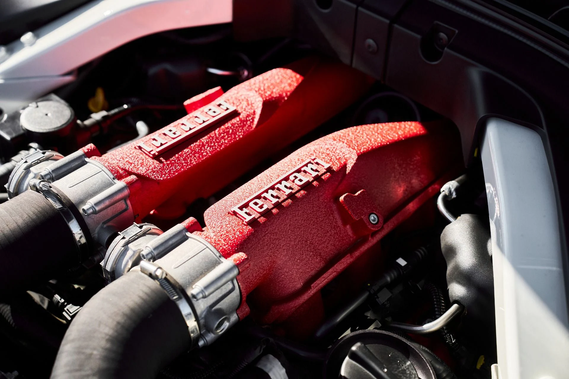 mph017_479432717_Used_2022_Ferrari_Roma_Base_1764637192_ac7f9dc119