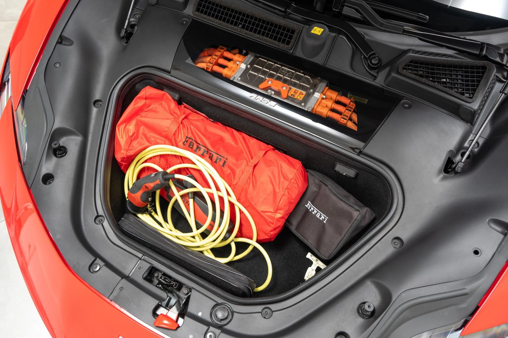 mph017_481036573_Used_2025_Ferrari_SF_90_Spider_1779917400_3d5af2ce4a