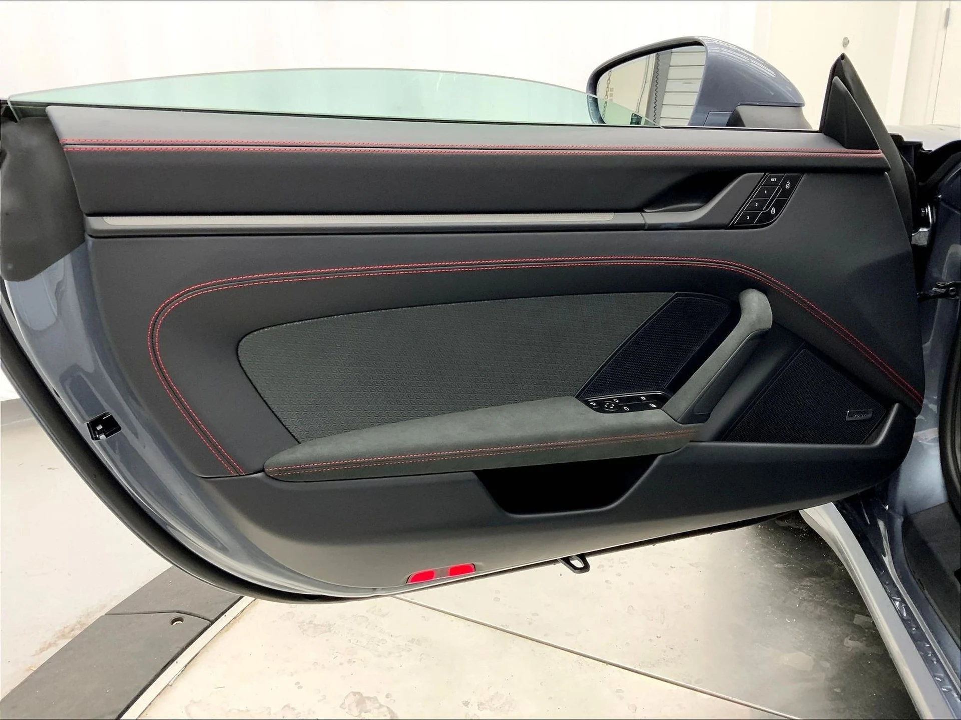 mph017_48693870_569e11cc246c28186a79ed6161fa0ba0x_a10b59a5b9