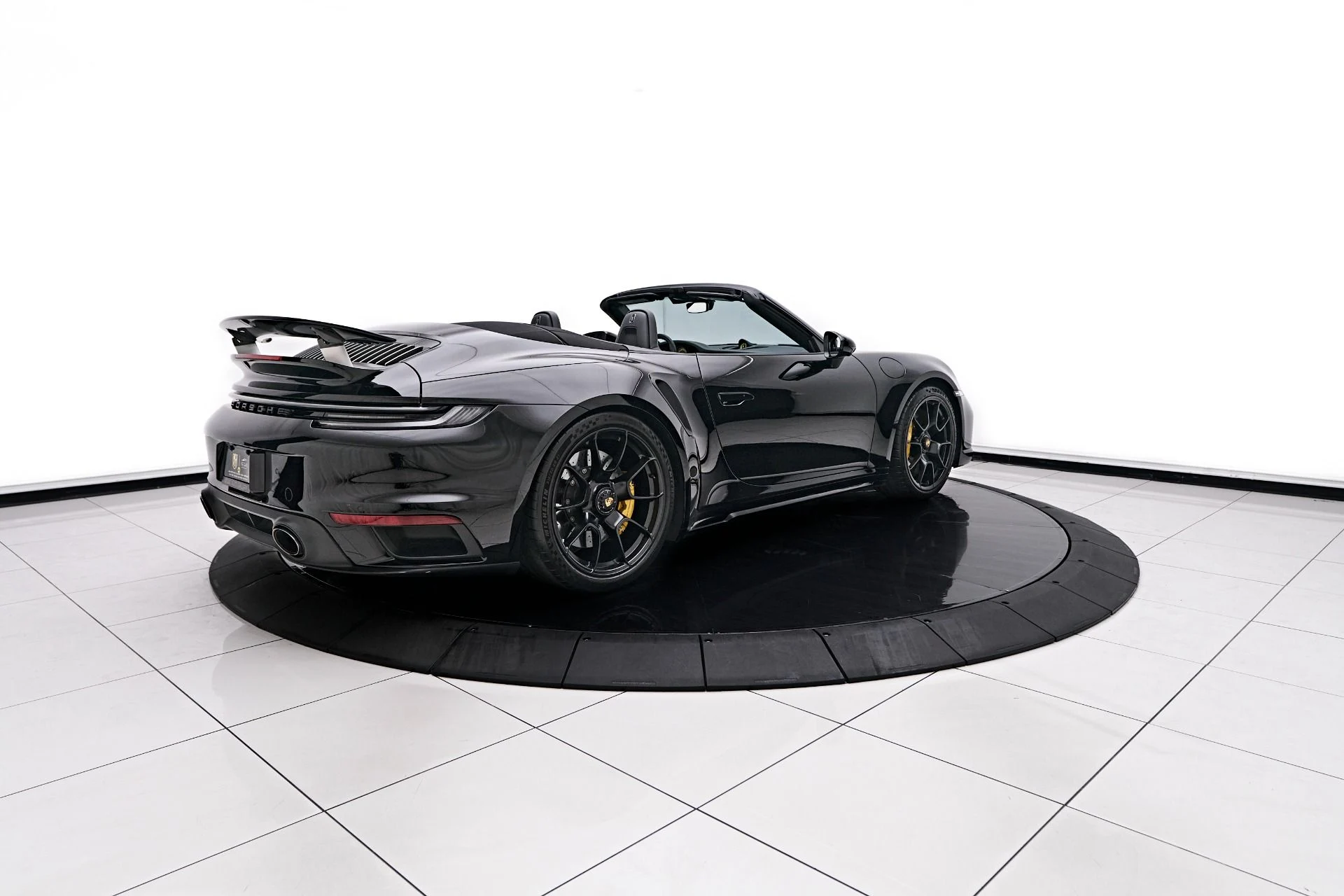 mph017_489122500_Used_2021_Porsche_911_Turbo_S_1755568344_a520ab3451