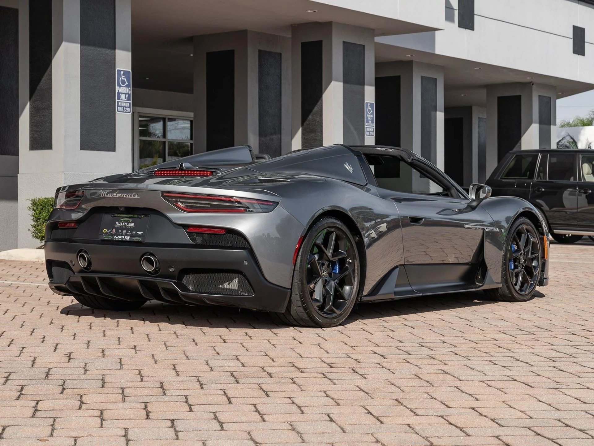 mph017_491773537_Used_2023_Maserati_MC_20_Cielo_1773864339_b5ffe07690