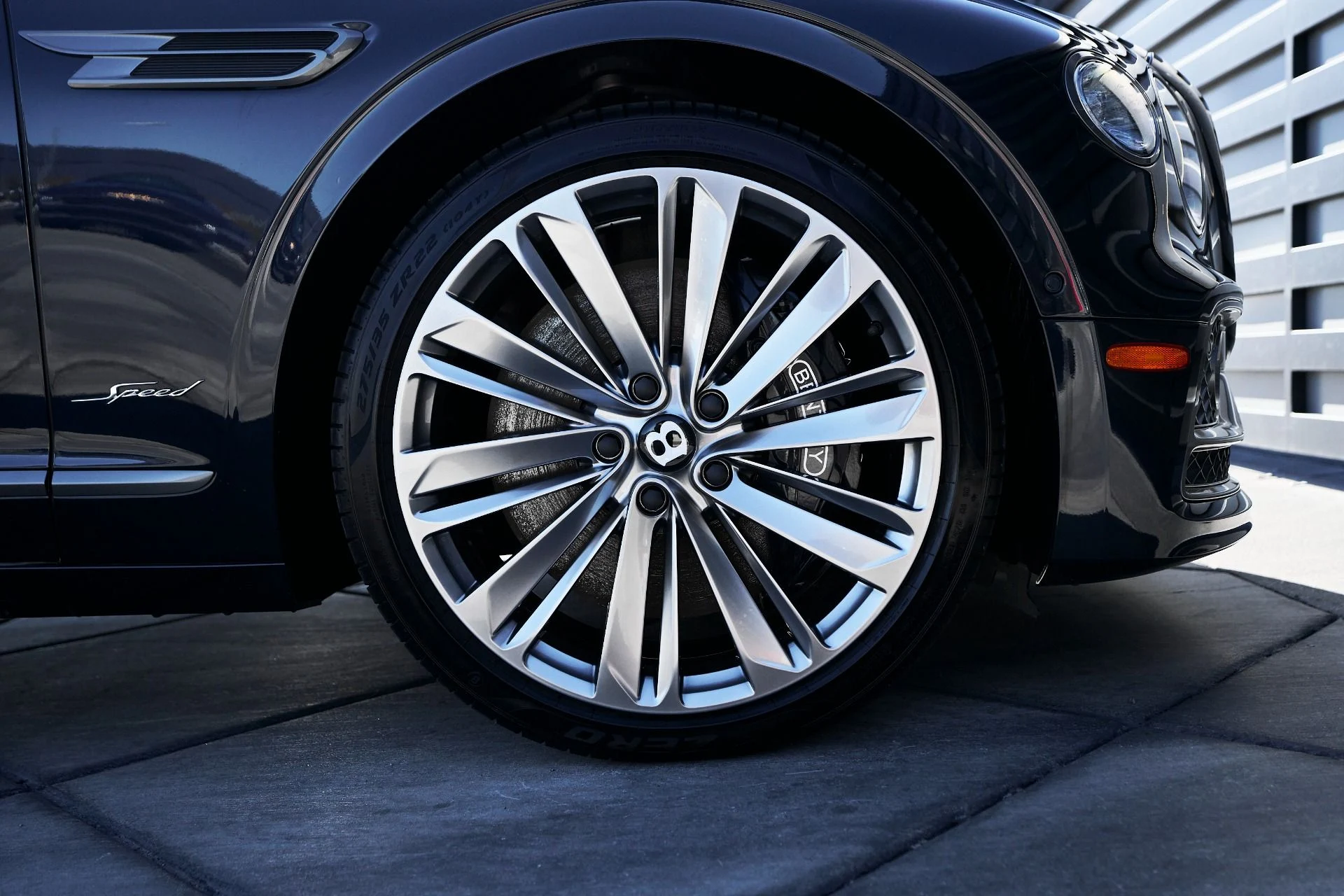 mph017_493014067_Used_2024_Bentley_Flying_Spur_Mulliner_W12_1760650613_1e1009356c