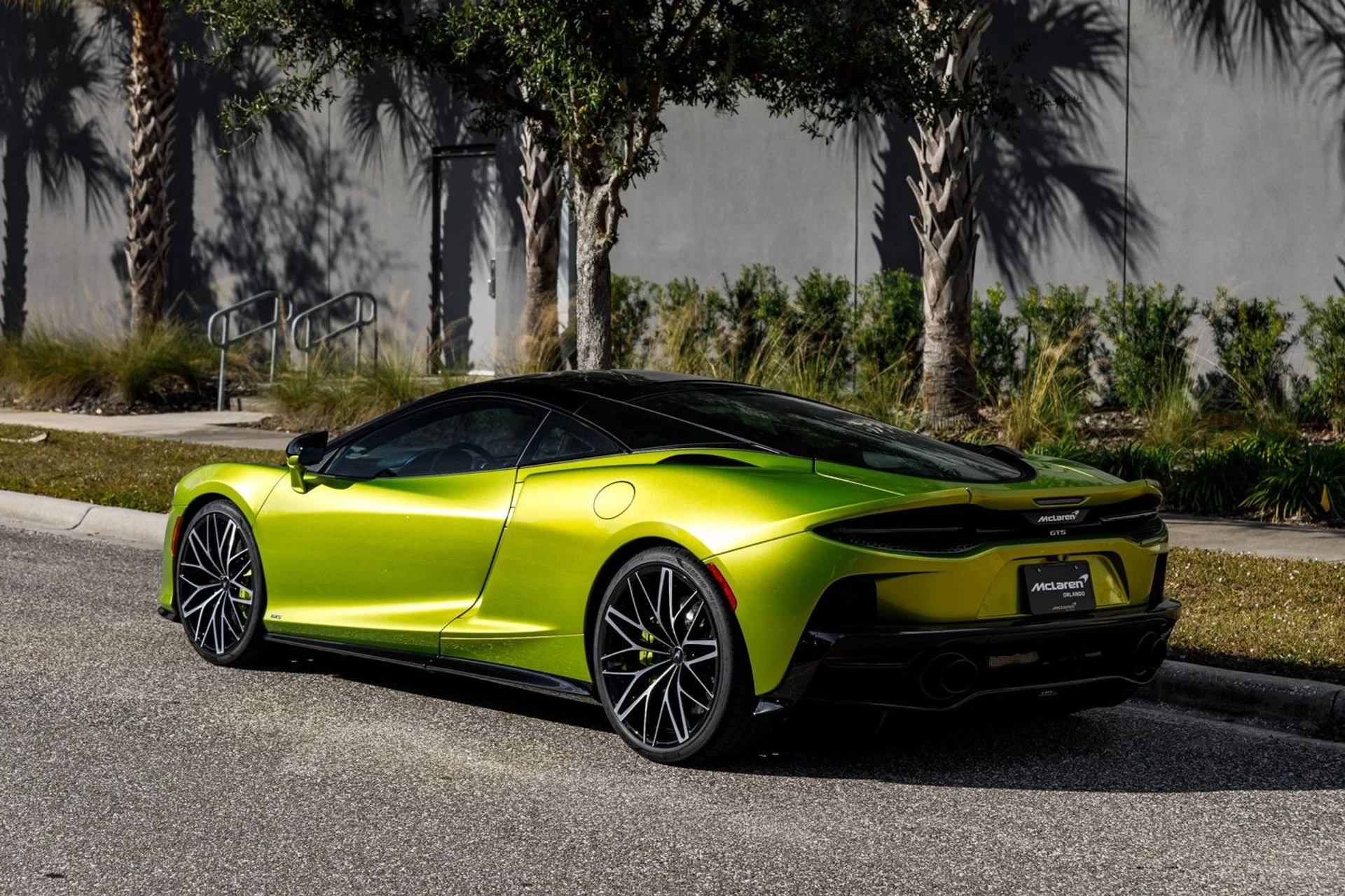 mph017_4933968_462_p18_l_7100ebcede