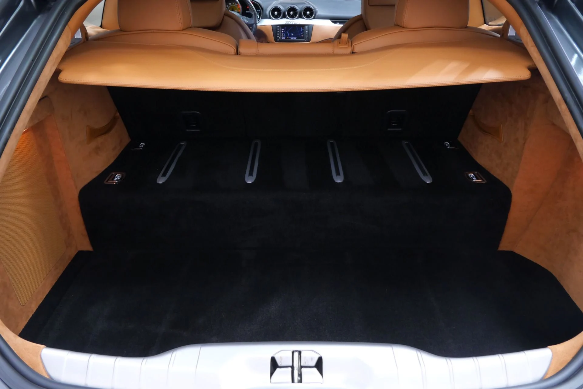 mph017_505726011_Used_2014_Ferrari_FF_1760547739_fcad791835