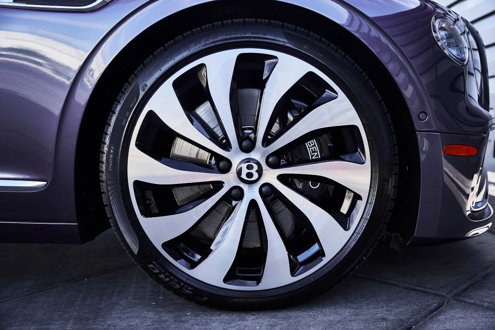 mph017_509840252_Used_2026_Bentley_Flying_Spur_V8_1775613262_5c916ed7cc