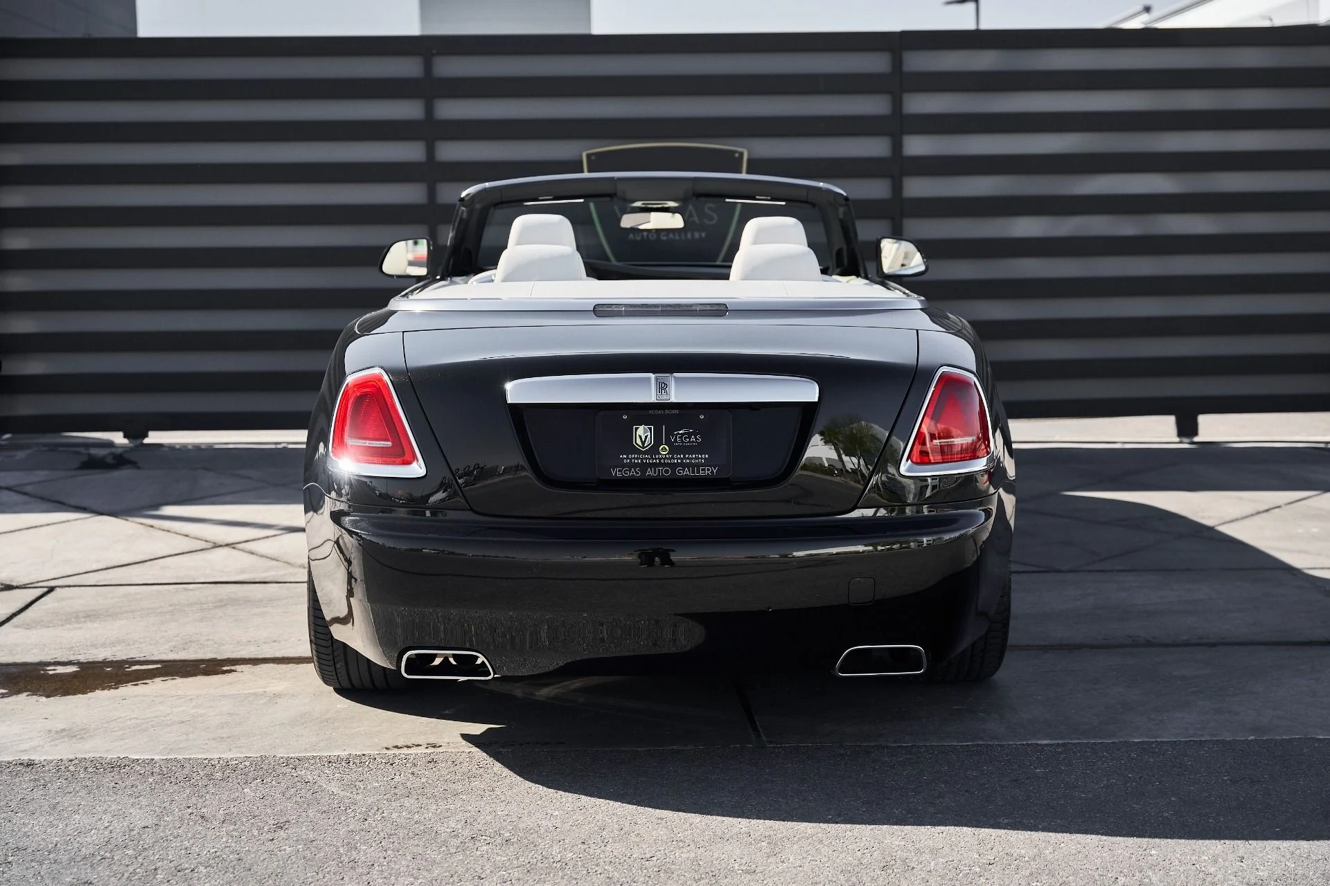 mph017_512003912_Used_2016_Rolls_Royce_Dawn_Base_1770086694_2b273d0667