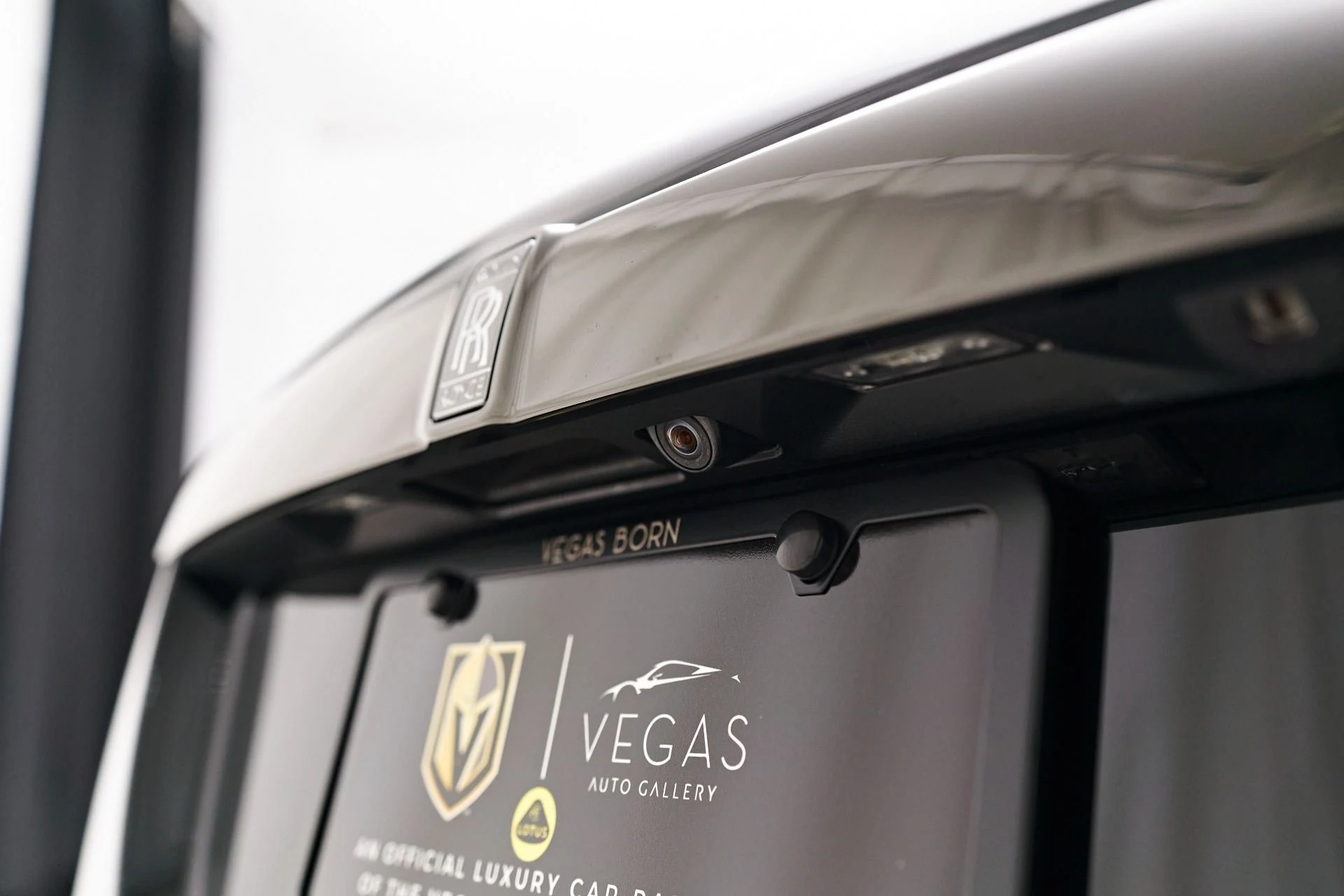 mph017_513468214_Used_2018_Rolls_Royce_Dawn_Base_1712097655_cddd5bb979