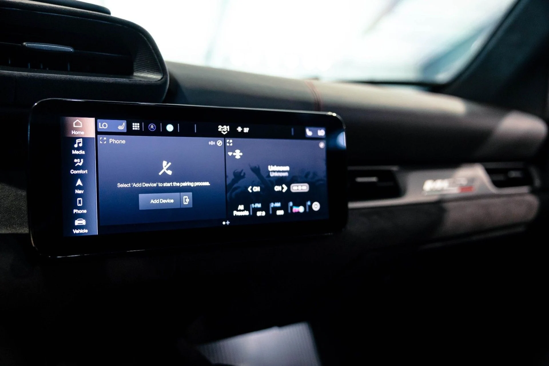 mph017_513884017_m_A_e37897b070