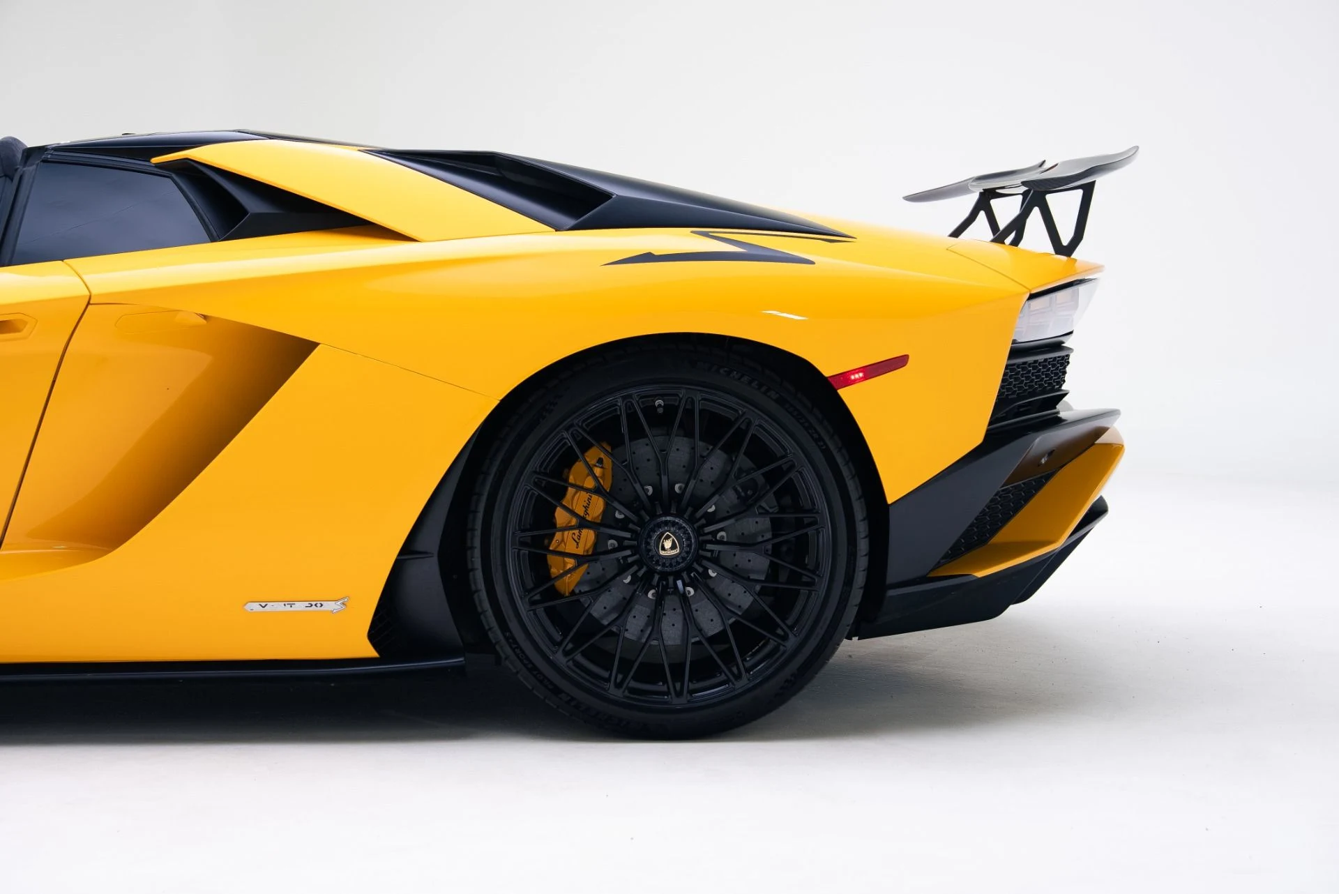 mph017_526992641_Used_2018_Lamborghini_Aventador_Roadster_LP_740_4_S_1767990844_c18d215062