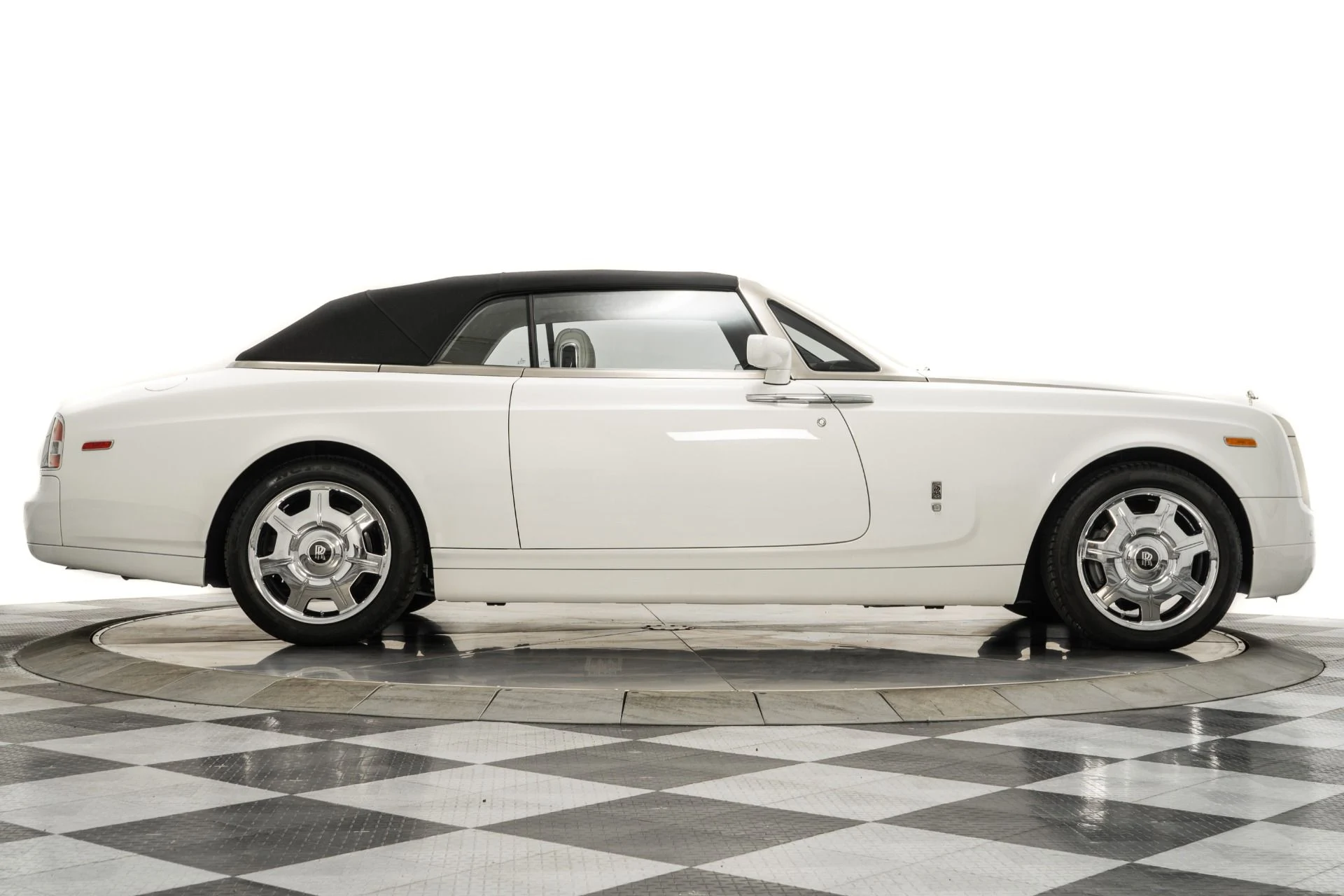 mph017_533523747_Used_2008_Rolls_Royce_Phantom_Drophead_Coupe_Teak_Decking_Stainless_Bonnet_1780339567_cc086983a1
