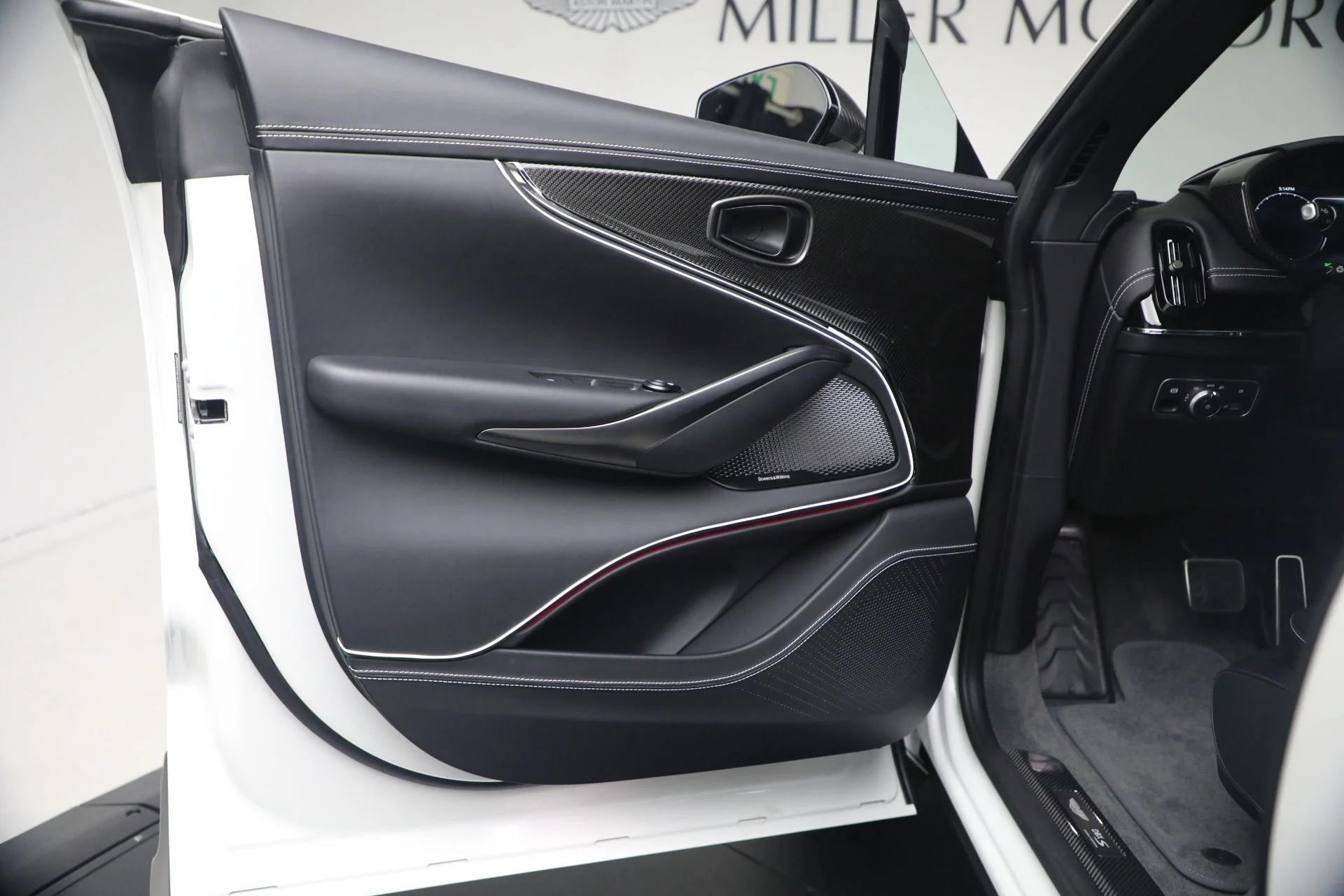 mph017_54611338_New_2026_Aston_Martin_DBX_S_1779888036_ebb87a8f4e