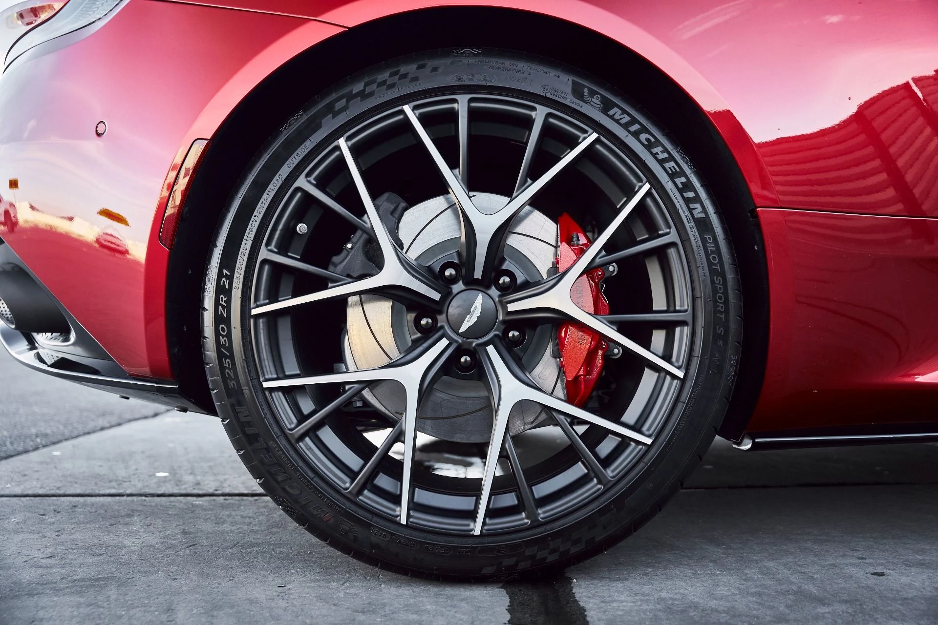 mph017_549678532_Used_2024_Aston_Martin_DB_12_1767840002_831f4d9c77