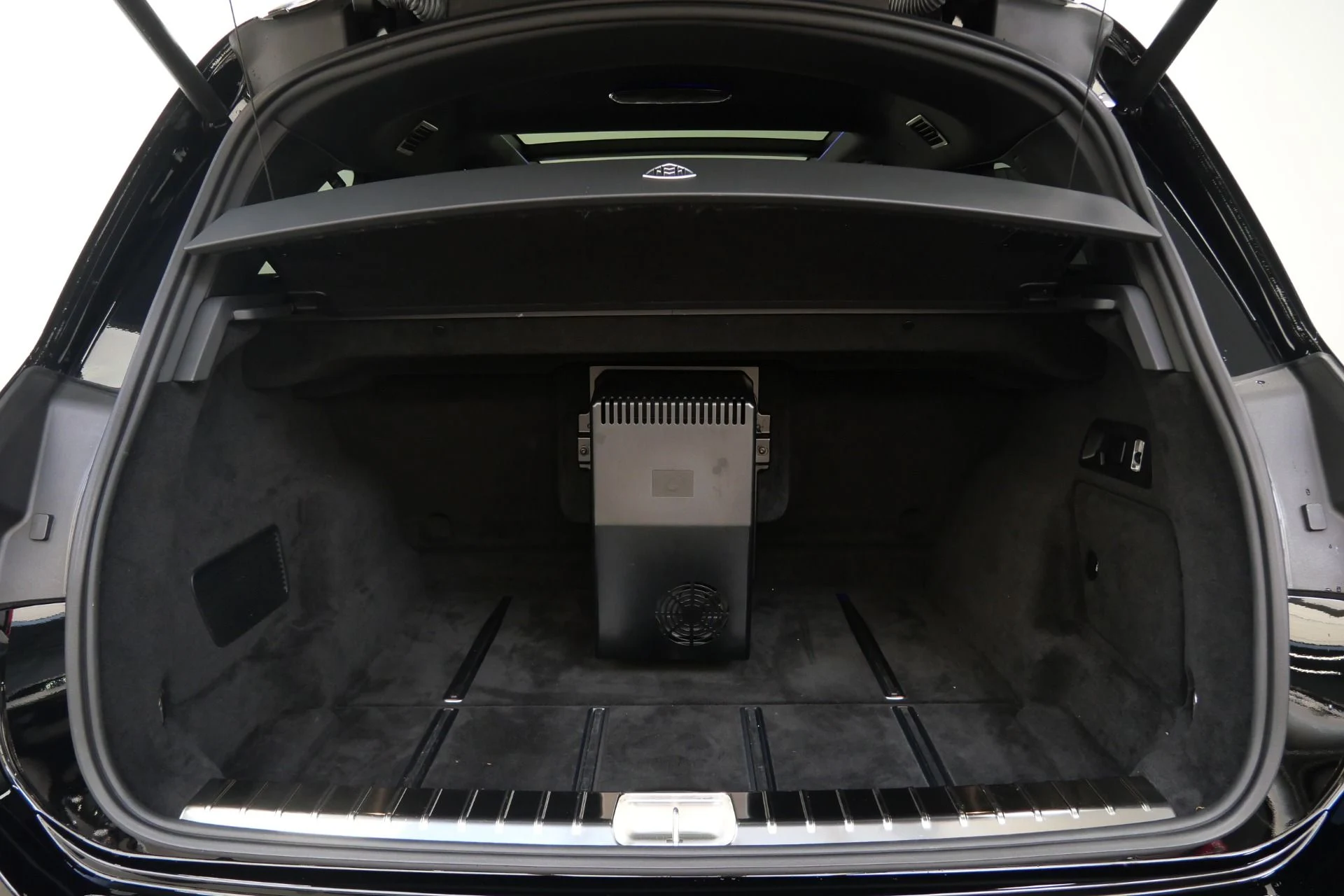 mph017_55663248_Used_2023_Mercedes_Benz_Maybach_GLS_600_4_MATIC_4_Seat_Configuration_Rear_Refrigerator_1787325899_940fc5c6f3