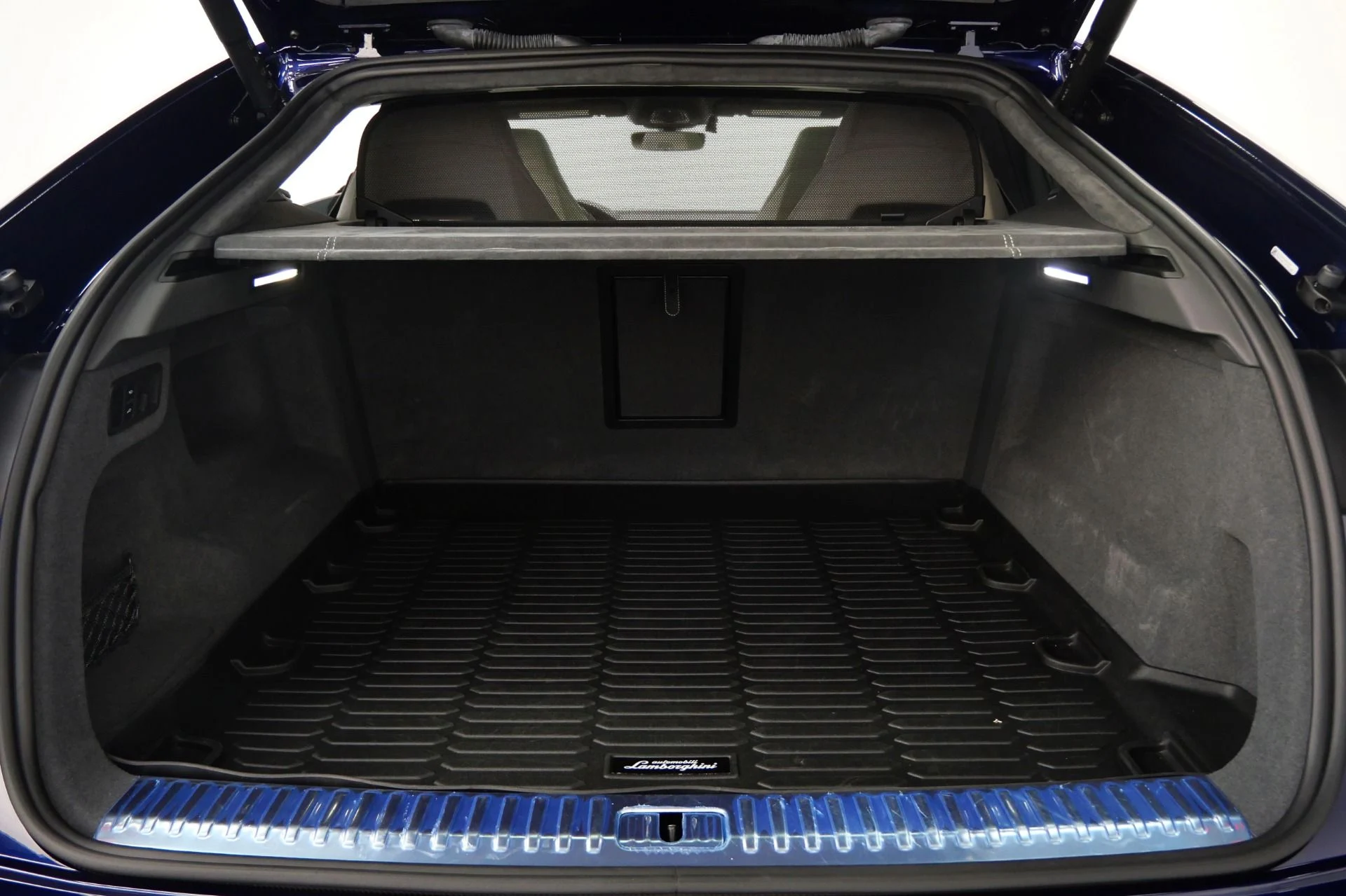 mph017_556638442_Used_2022_Lamborghini_Urus_23_Inch_Wheels_Two_Tone_Interior_Bang_and_Olufsen_Audio_1775677581_12a1c7941b