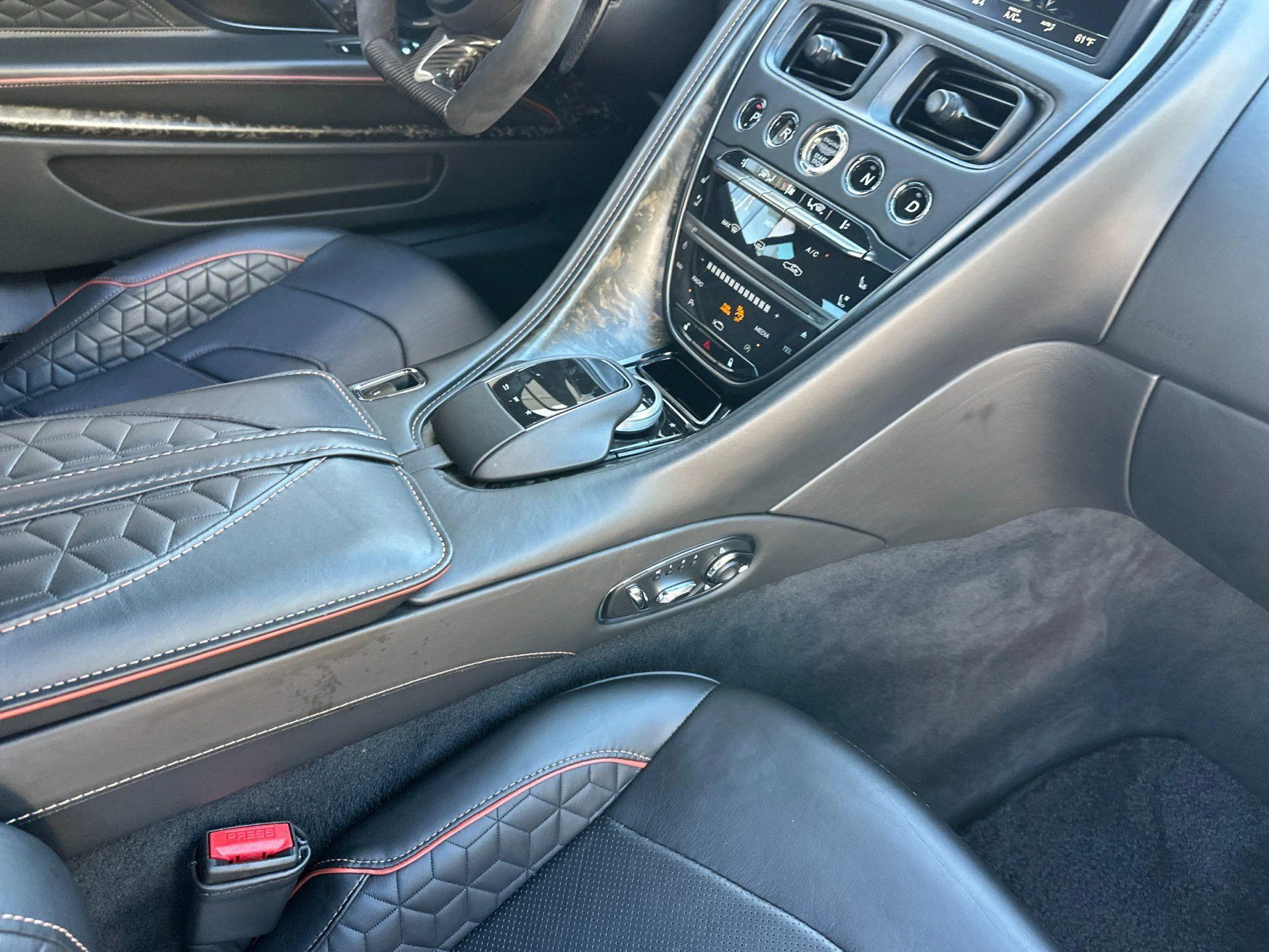 mph017_569942886_Used_2019_Aston_Martin_DBS_Superleggera_1772634288_ec685028ca