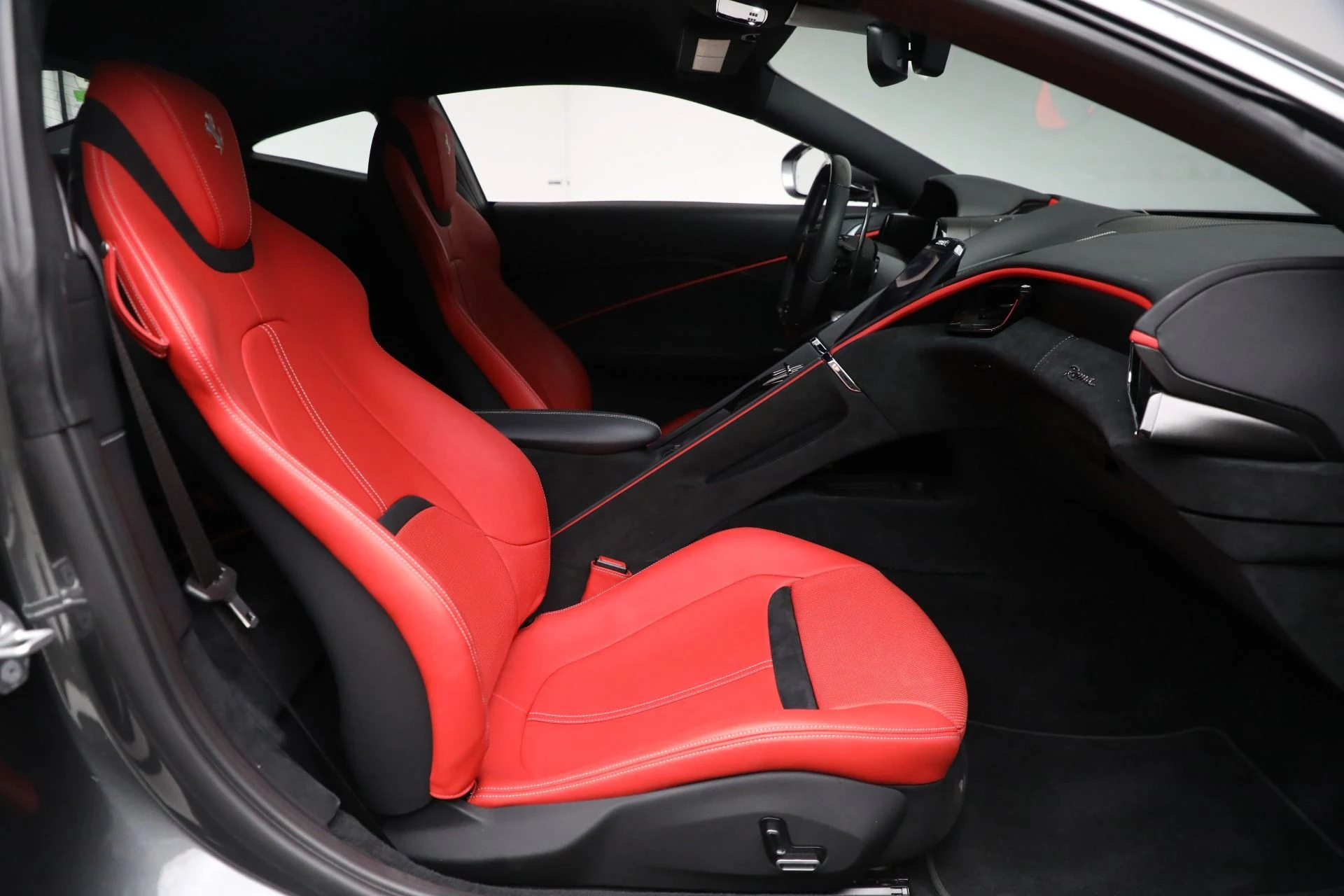 mph017_573595269_Used_2024_Ferrari_Roma_d2a6d9b4b4