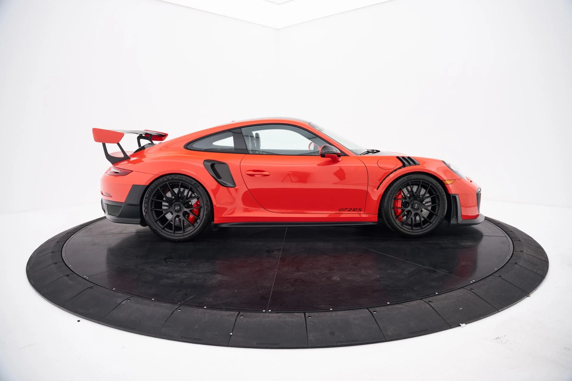 mph017_583491359_Used_2018_Porsche_911_GT_2_RS_1792687086_098bd07f4e