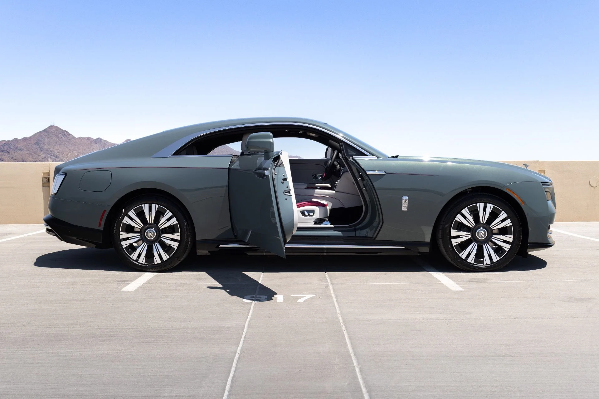 mph017_585767188_Used_2024_Rolls_Royce_Spectre_1778197946_9f85f54752