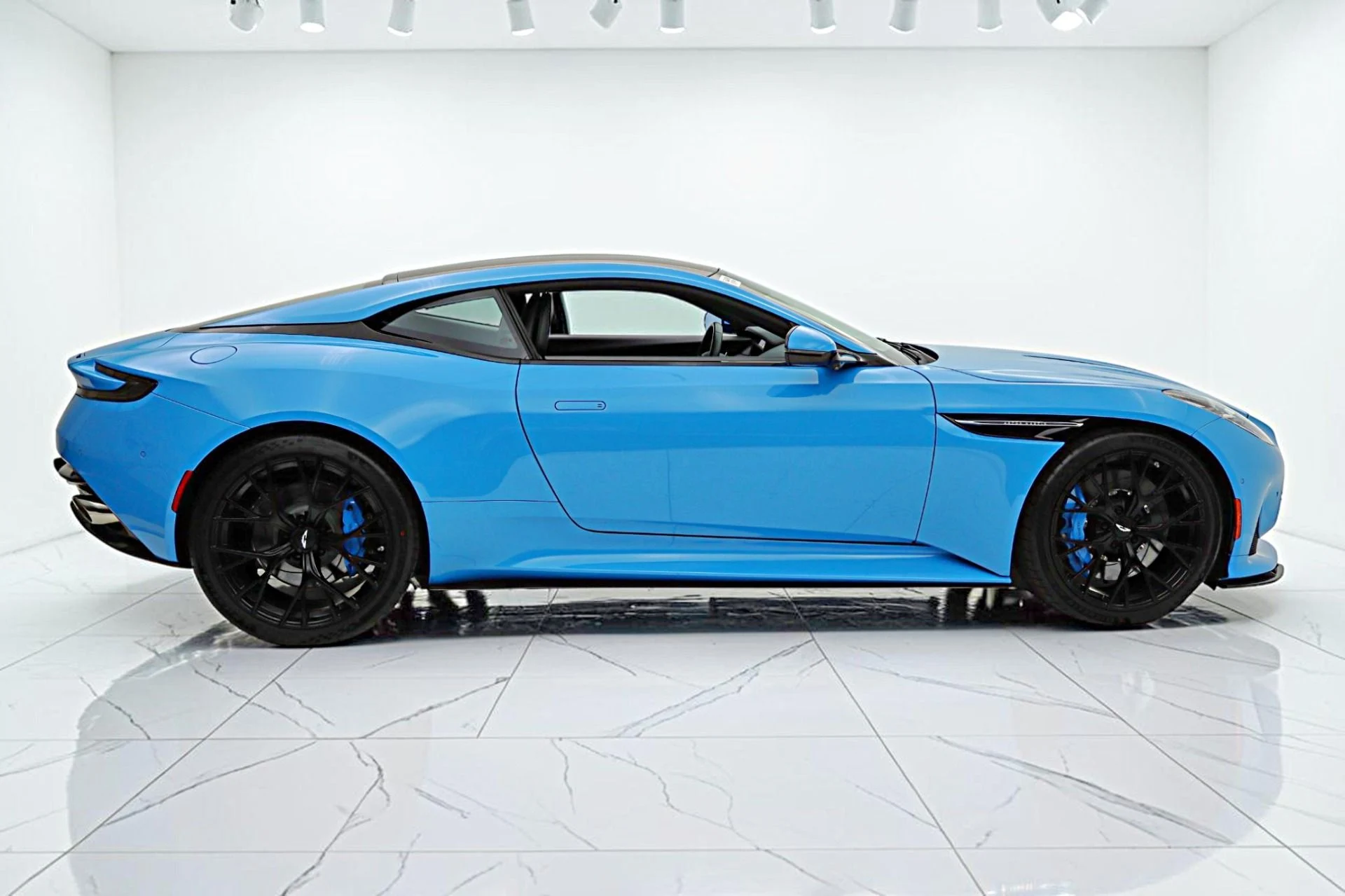 mph017_586647742_Used_2024_Aston_Martin_DB_12_Coupe_LEASE_OPTIONS_AVAILABLE_a3da839294