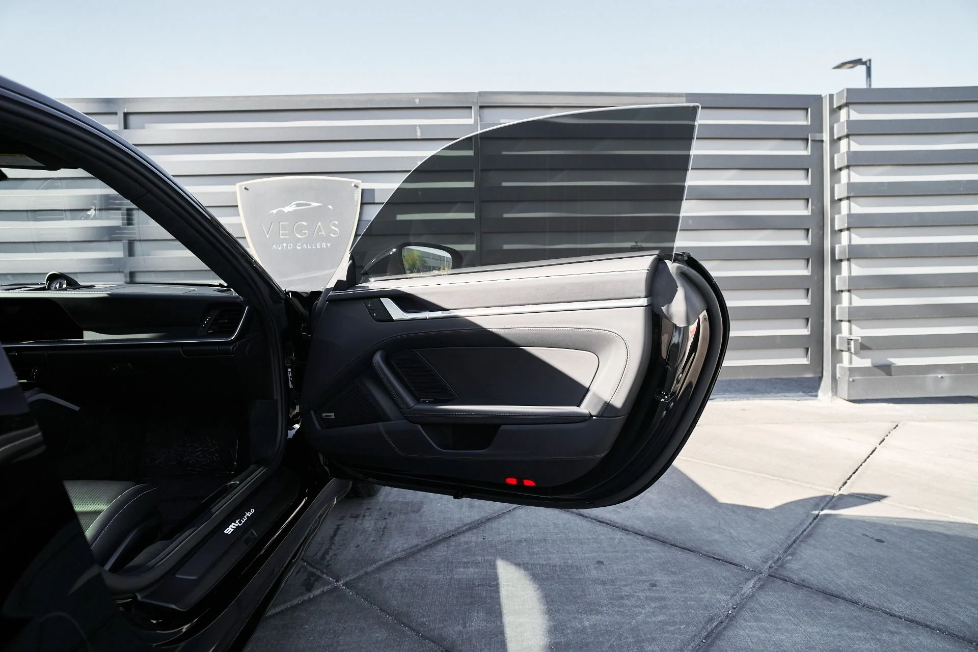 mph017_58808322_Used_2024_Porsche_911_Turbo_1765937760_9923a8ba94