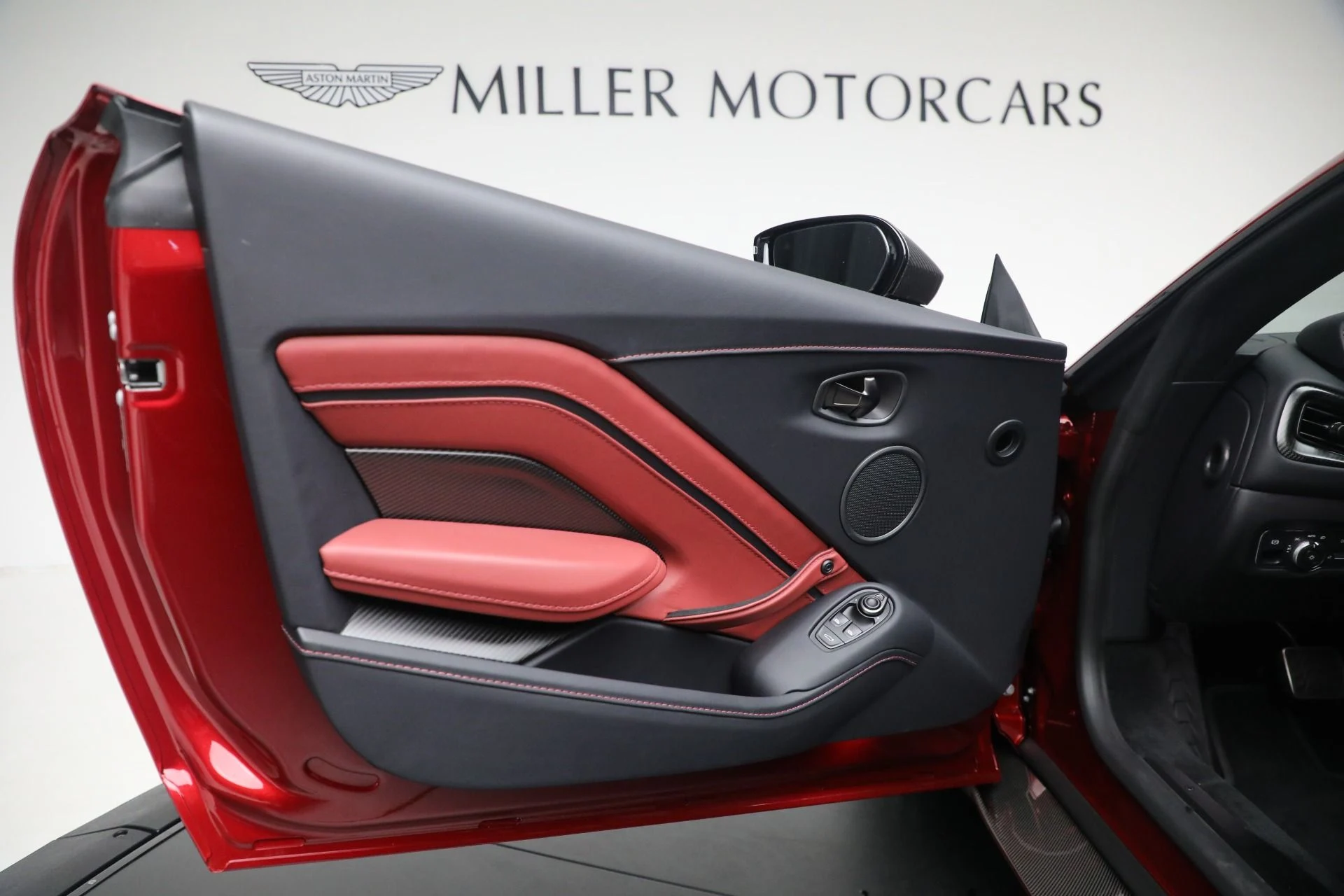 mph017_592796650_Used_2023_Aston_Martin_Vantage_V12_5f11e73d5b