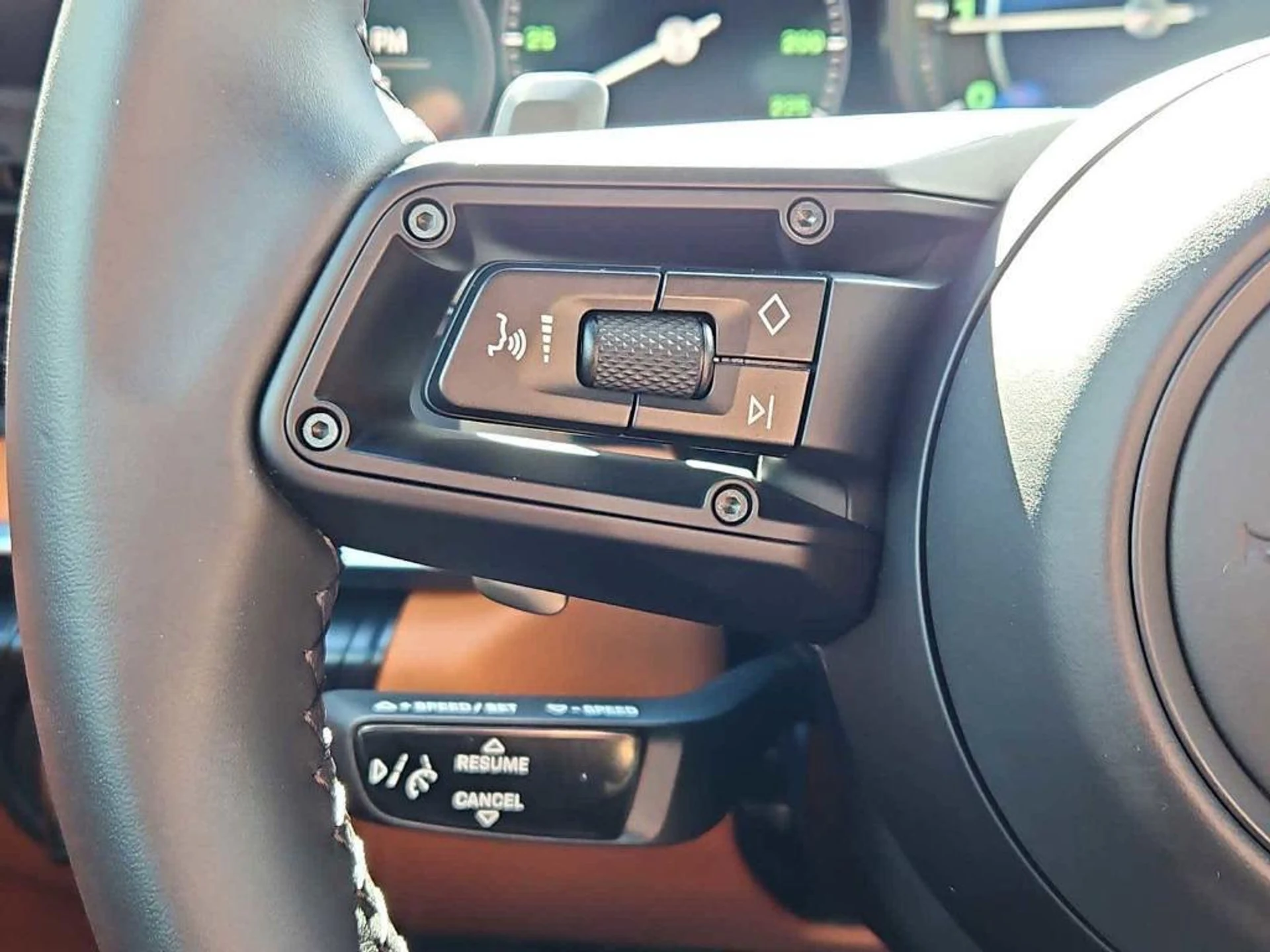 mph017_599296984_z_Y_Wlk4rt_E_E_Noo_Om07gr_KW_3v_B8_7801ef4c11