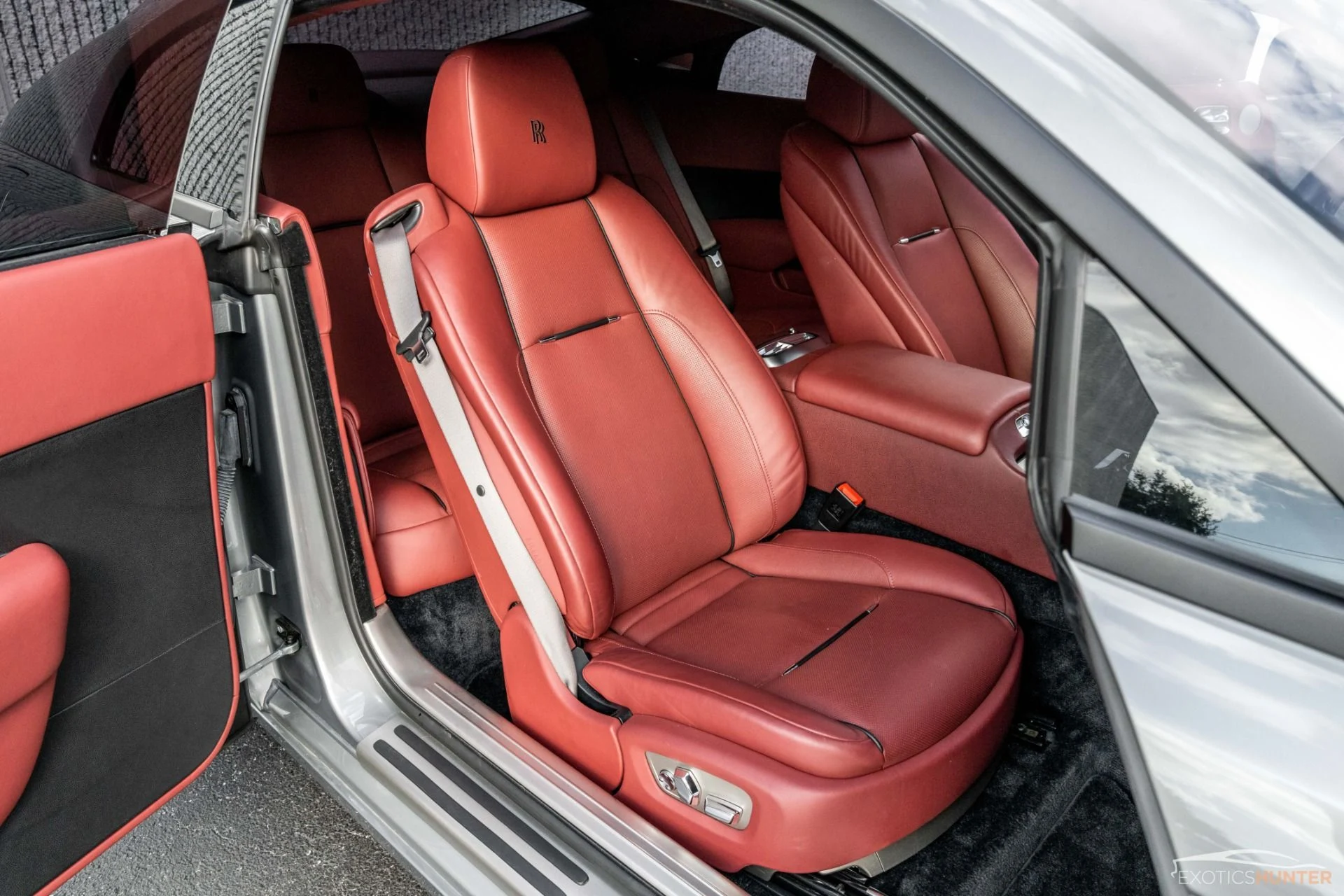 mph017_599705272_Used_2015_Rolls_Royce_Wraith_w_Starlight_Blacked_Out_Trim_Consort_Red_Interior_1674860726_e52f4effcb