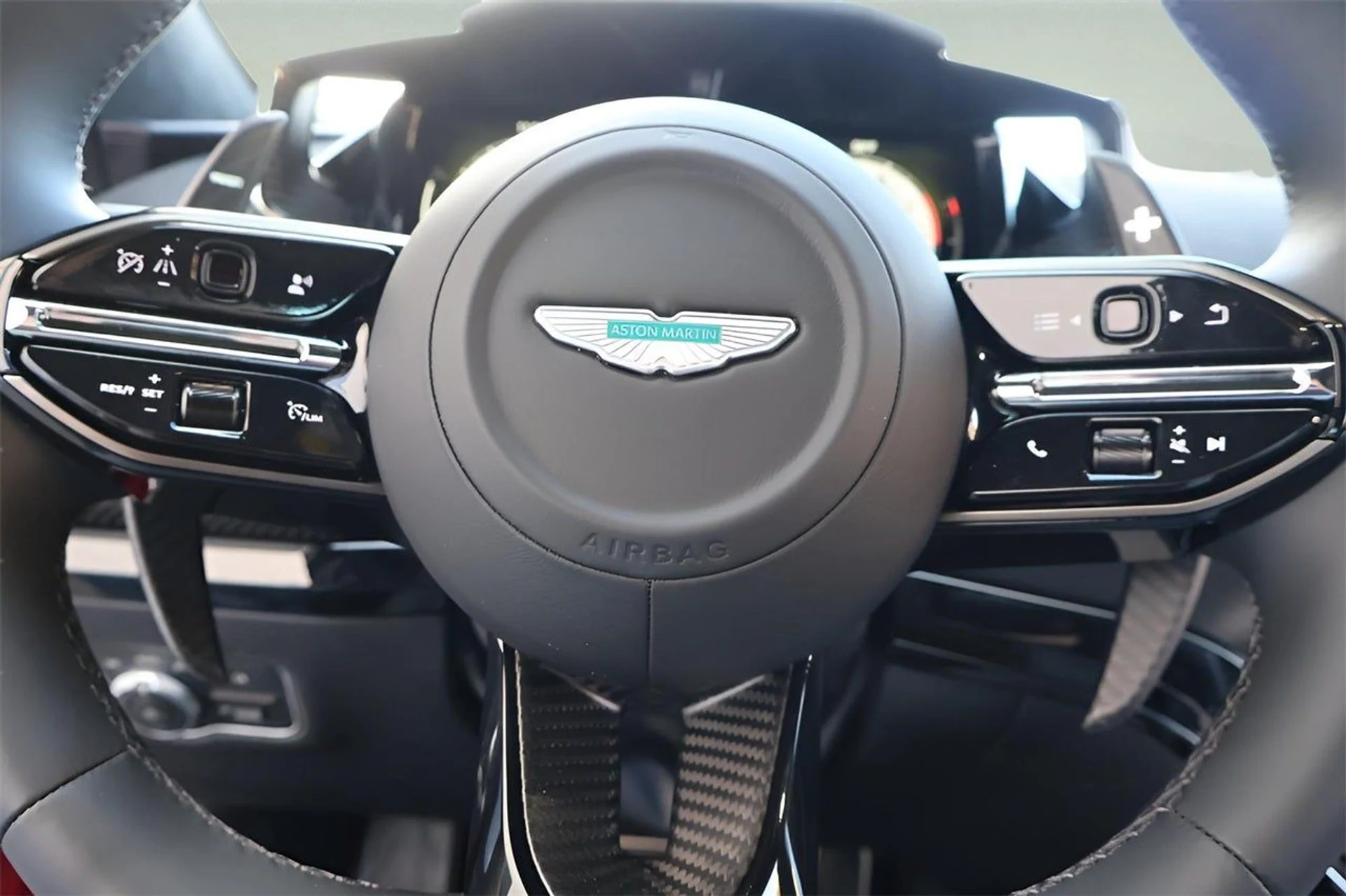 mph017_605906721_18_a5587a14f8