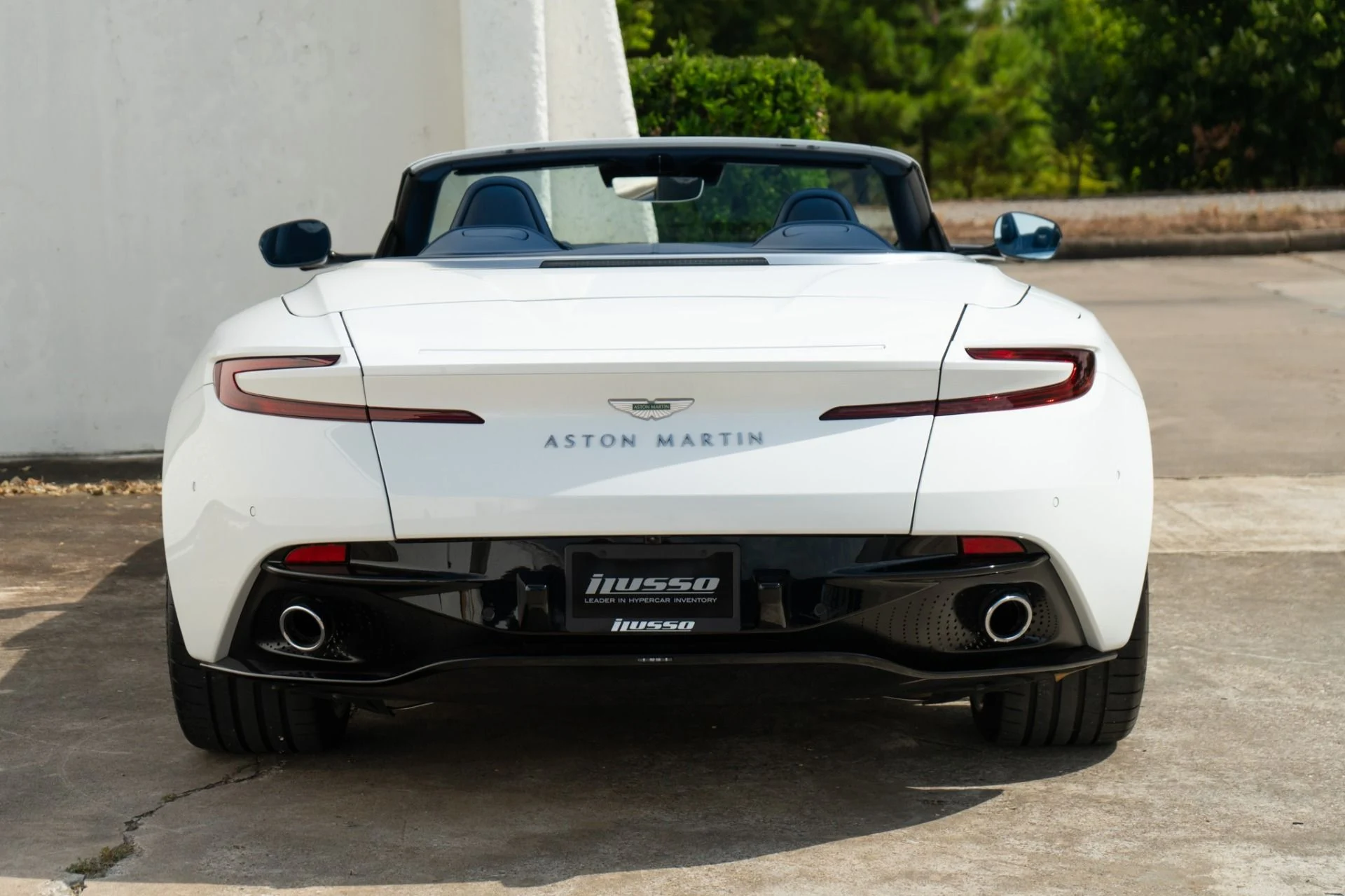 mph017_611726763_Used_2025_Aston_Martin_DB_12_Volante_1785884214_ed5630f348