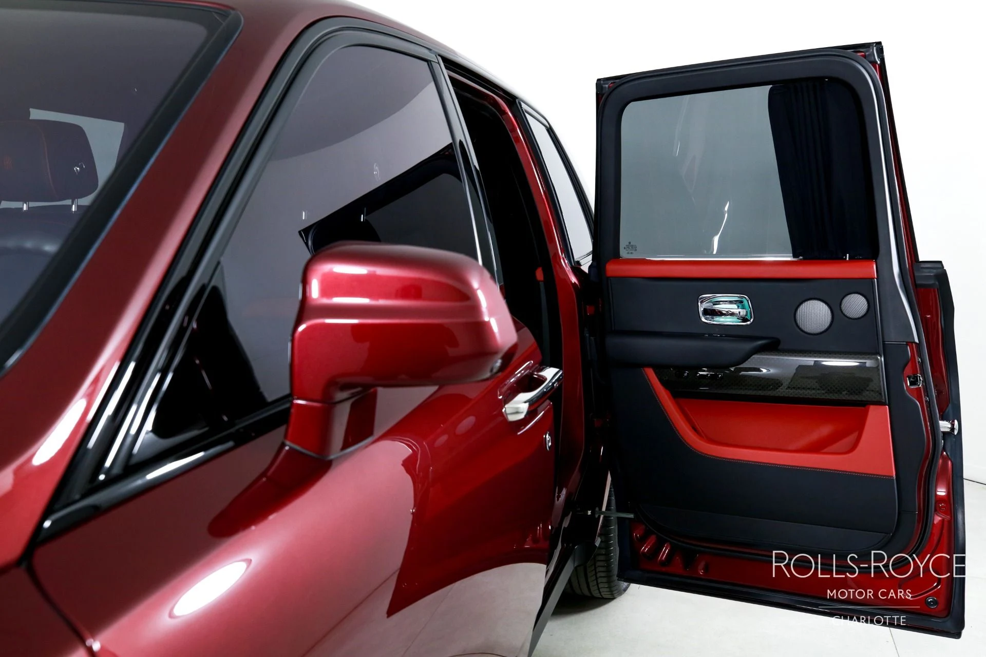 mph017_614516312_Used_2022_Rolls_Royce_Black_Badge_Cullinan_1769449114_66b6cdf5a9