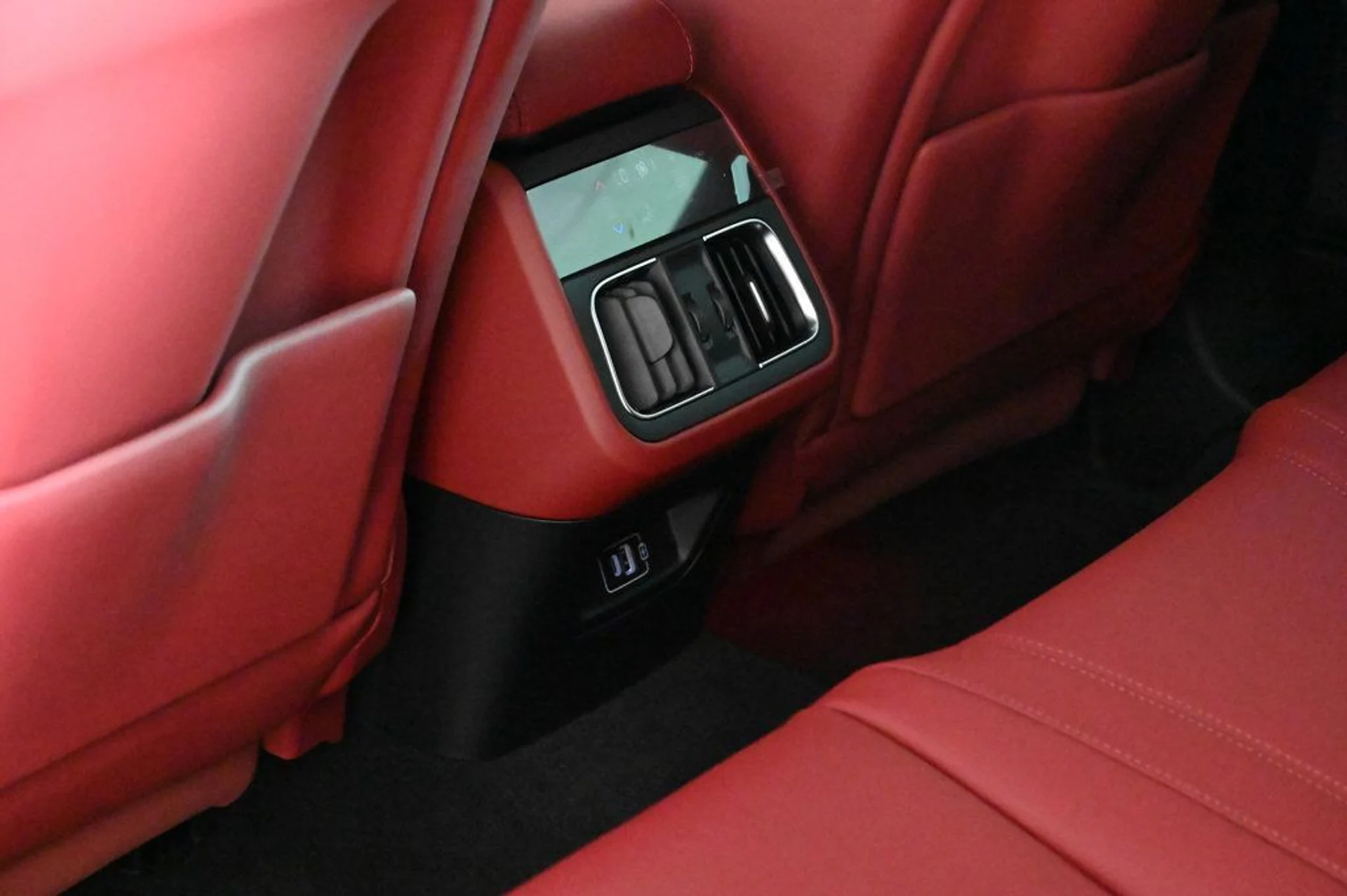 mph017_618460388_new_2026_maserati_grecale_modena_11350_22970929_17_1024_9a85f4c681