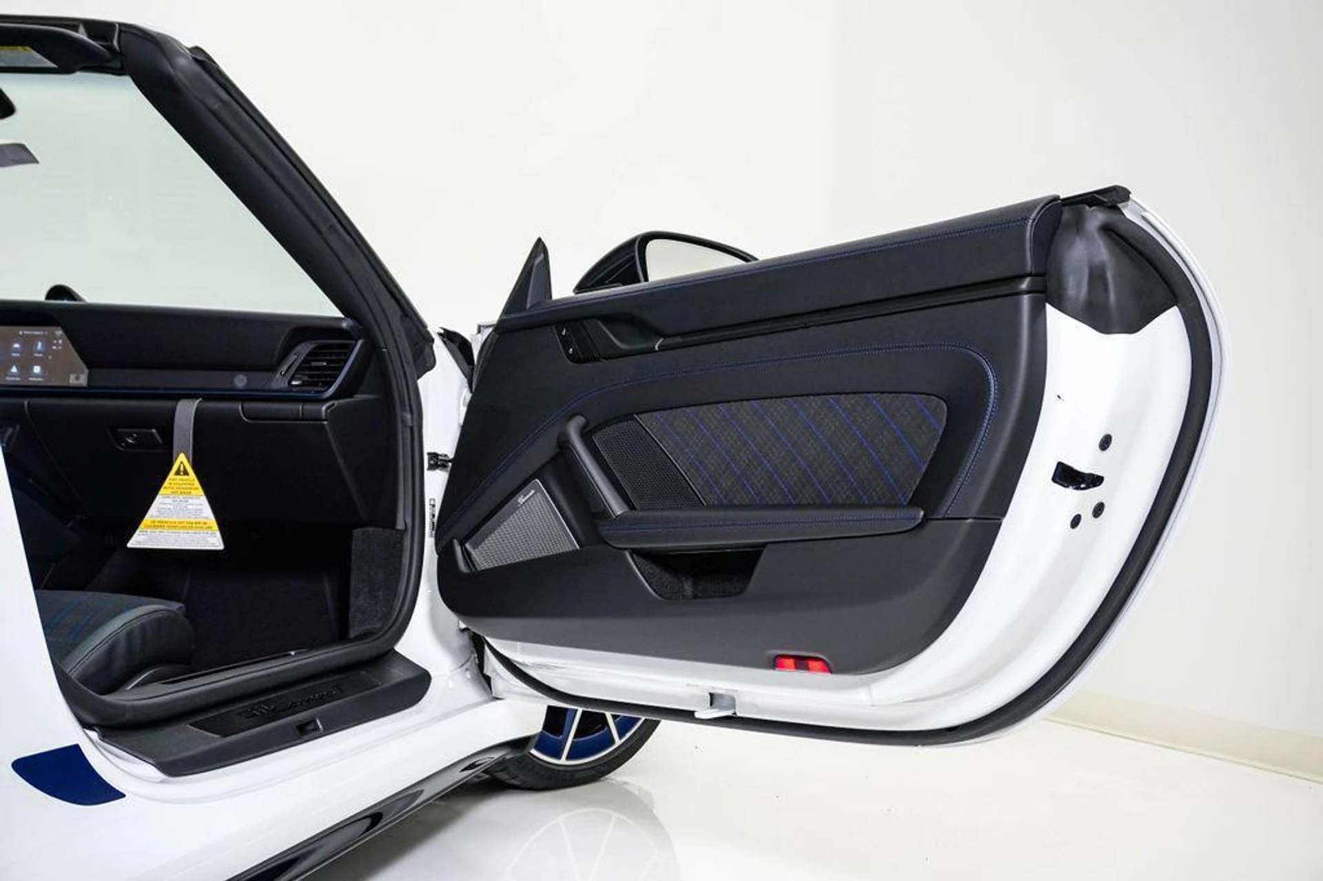 mph017_623887966_R_Rzof3_Z9_M24f_TY_6pn_Thr_Fp6_Ir0_e0cd13e3aa