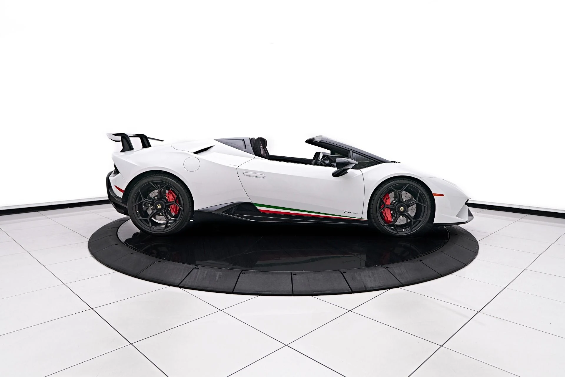 mph017_624783486_Used_2018_Lamborghini_Huracan_Performante_1754074926_8c464f54c5