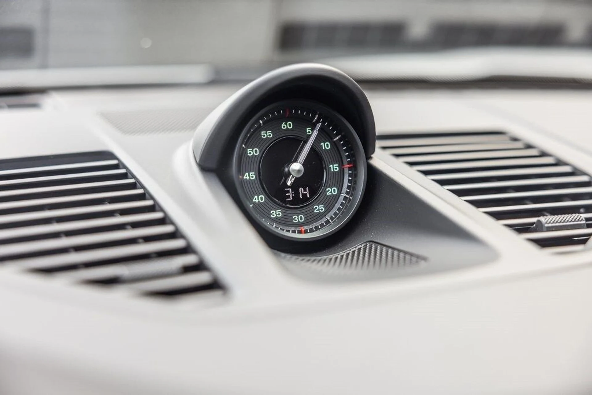 mph017_642242270_b9f157c31fa6be09d3a327e845524e50x_52eb445305