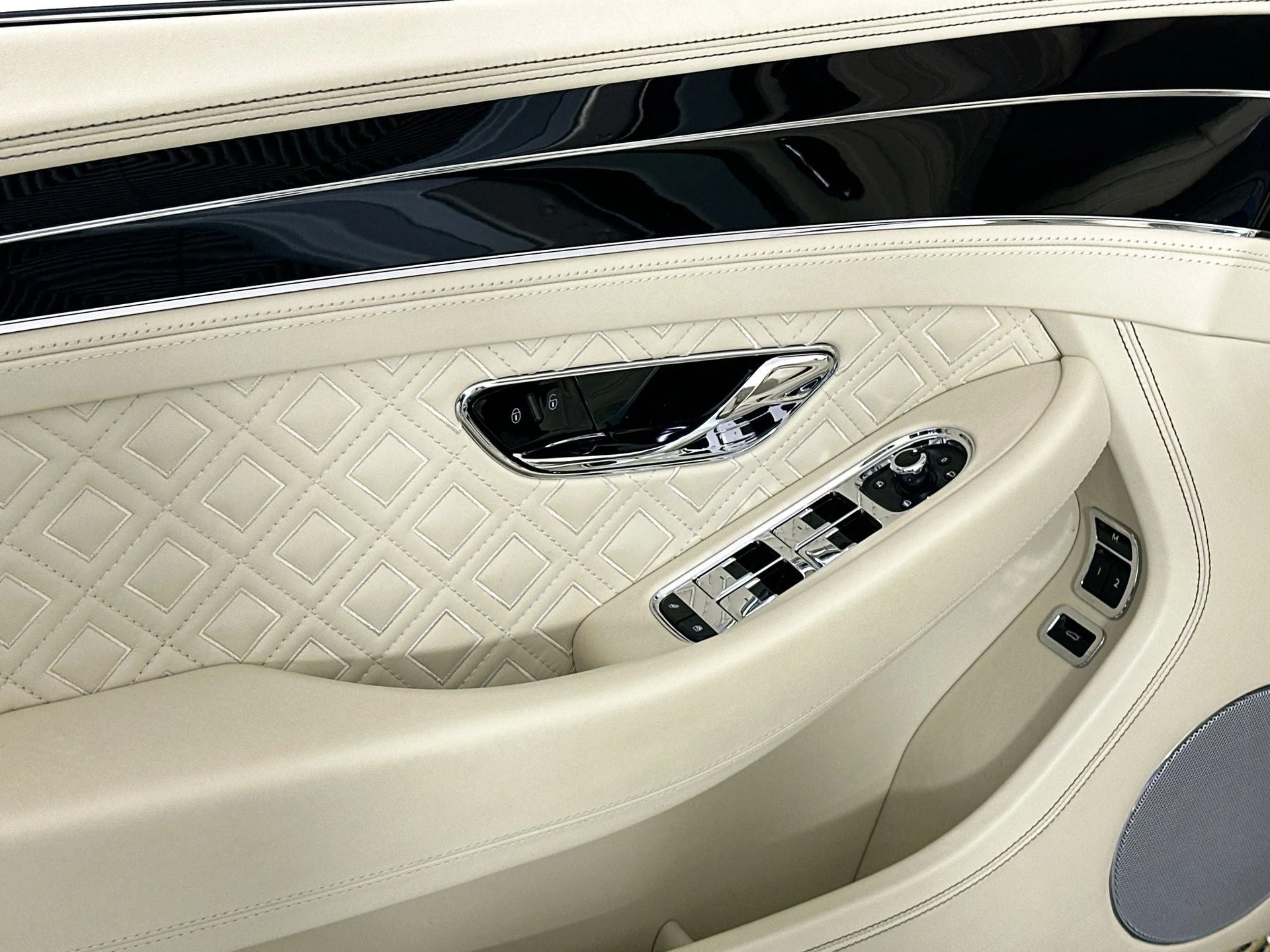 mph017_643059729_18_2402837b5c