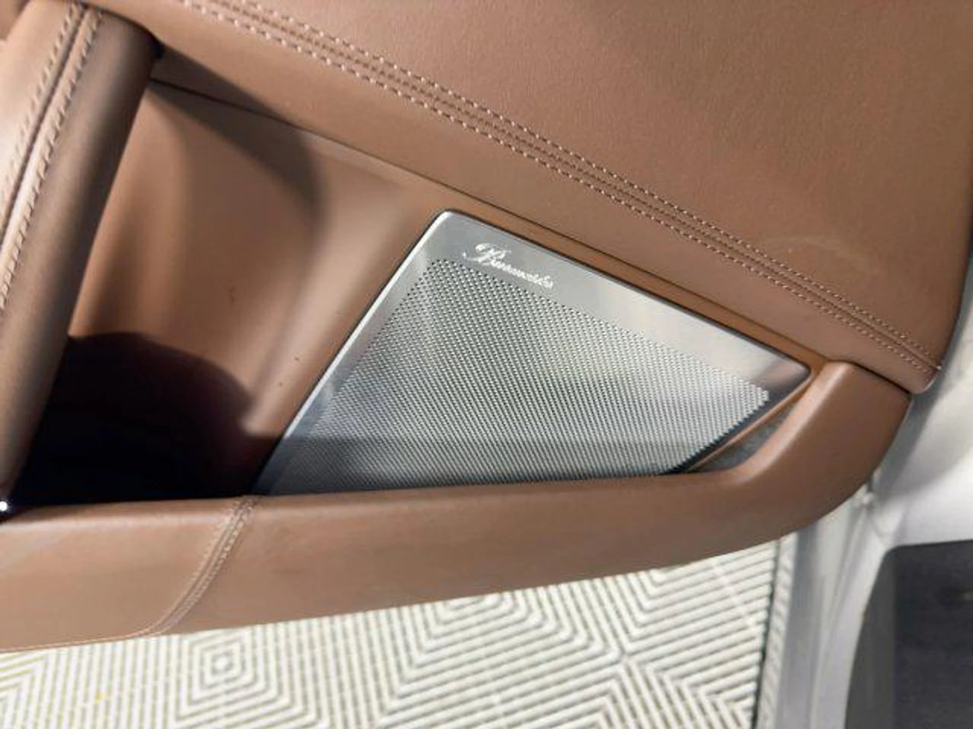 mph017_648901327_h_R_Kmwk_Ospnww_W_O0o8pd_PXF_2_8_94b9f60139