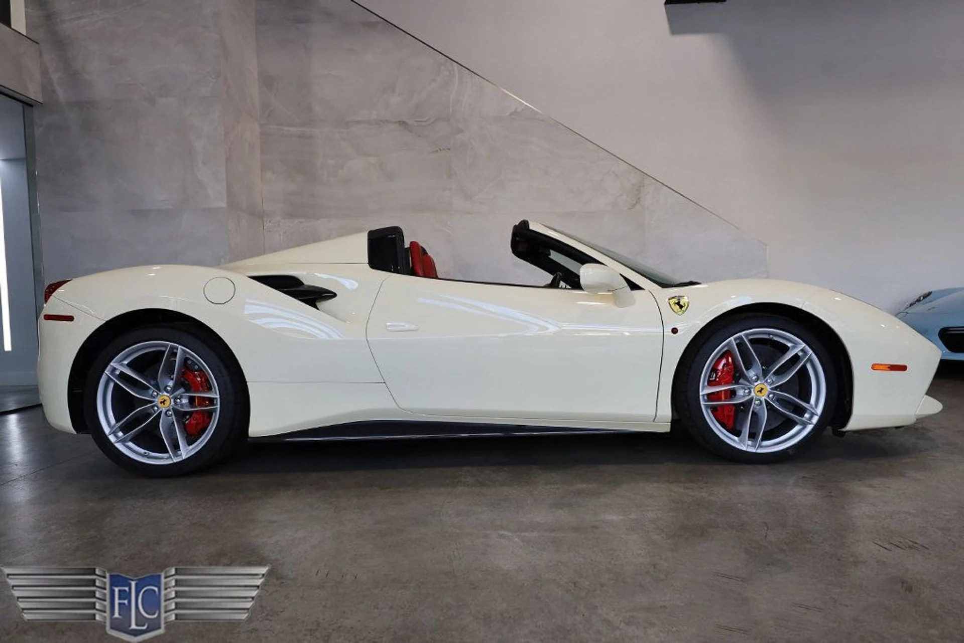 mph017_654970574_used_2018_ferrari_488_spider_convertible_9689_22993121_18_1024_39faeacd17