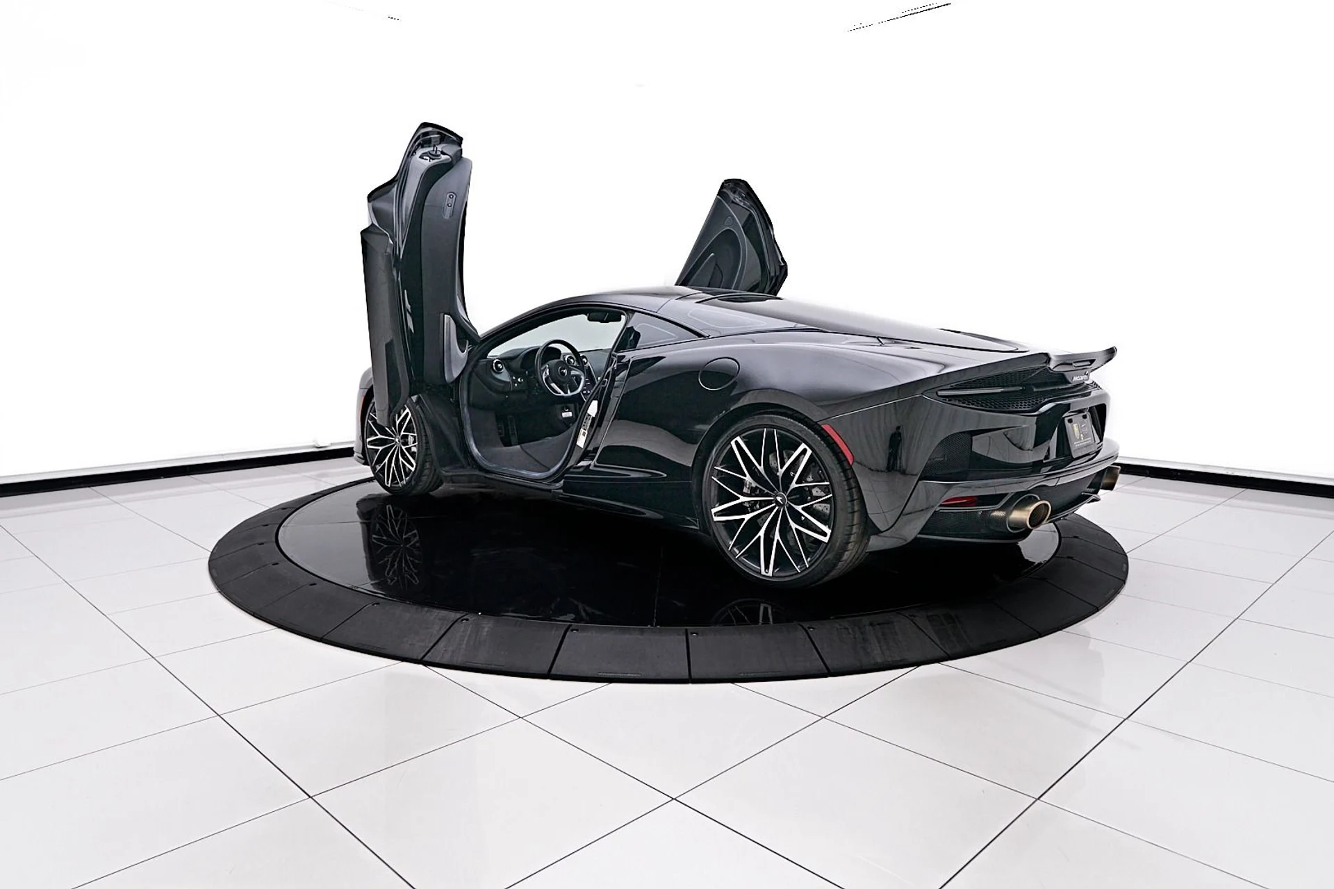 mph017_657126925_Used_2021_Mc_Laren_GT_Base_1746665042_1fa3d0f274