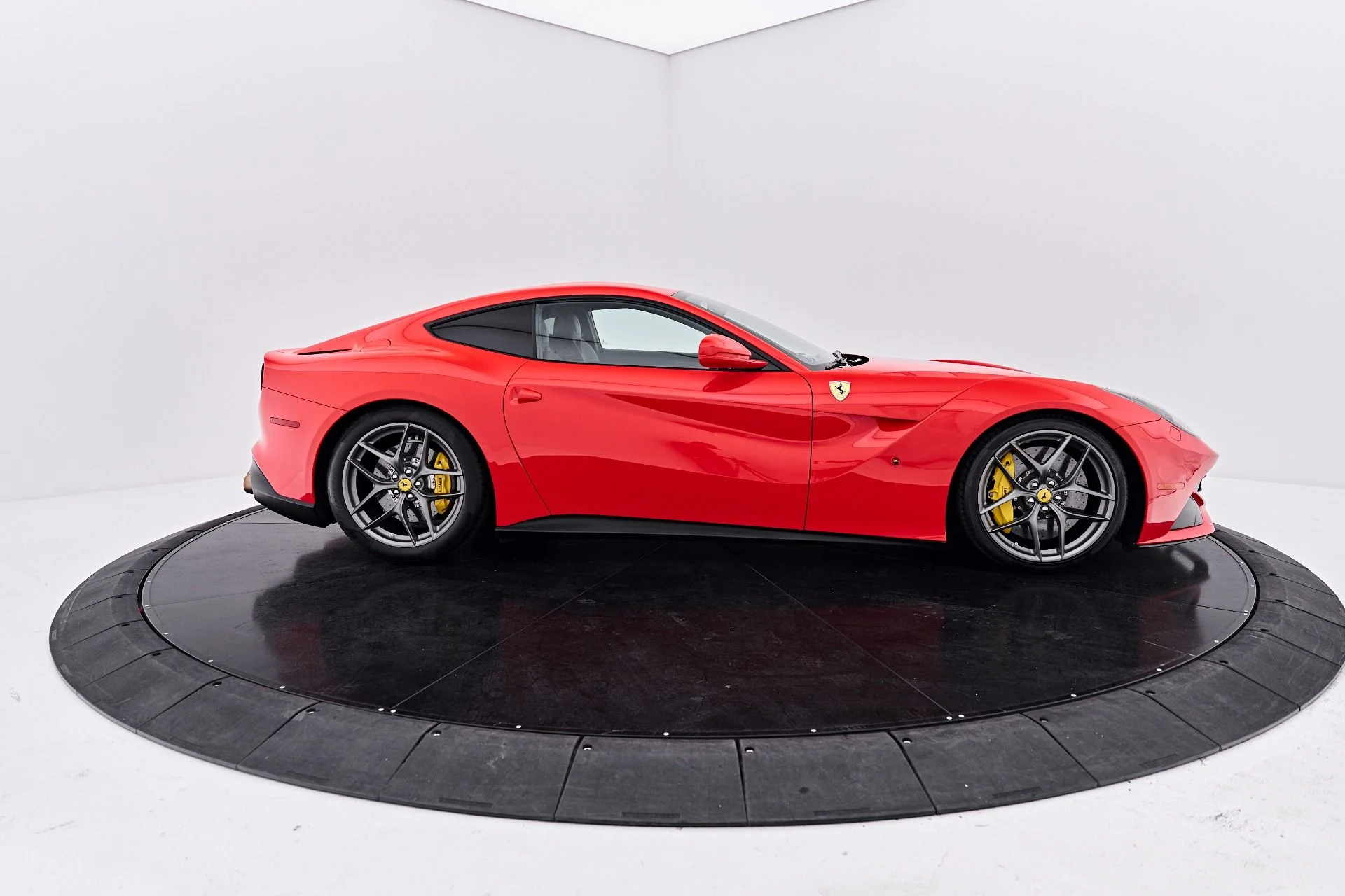 mph017_657142944_Used_2016_Ferrari_F12_Berlinetta_1790987421_347336dfaf