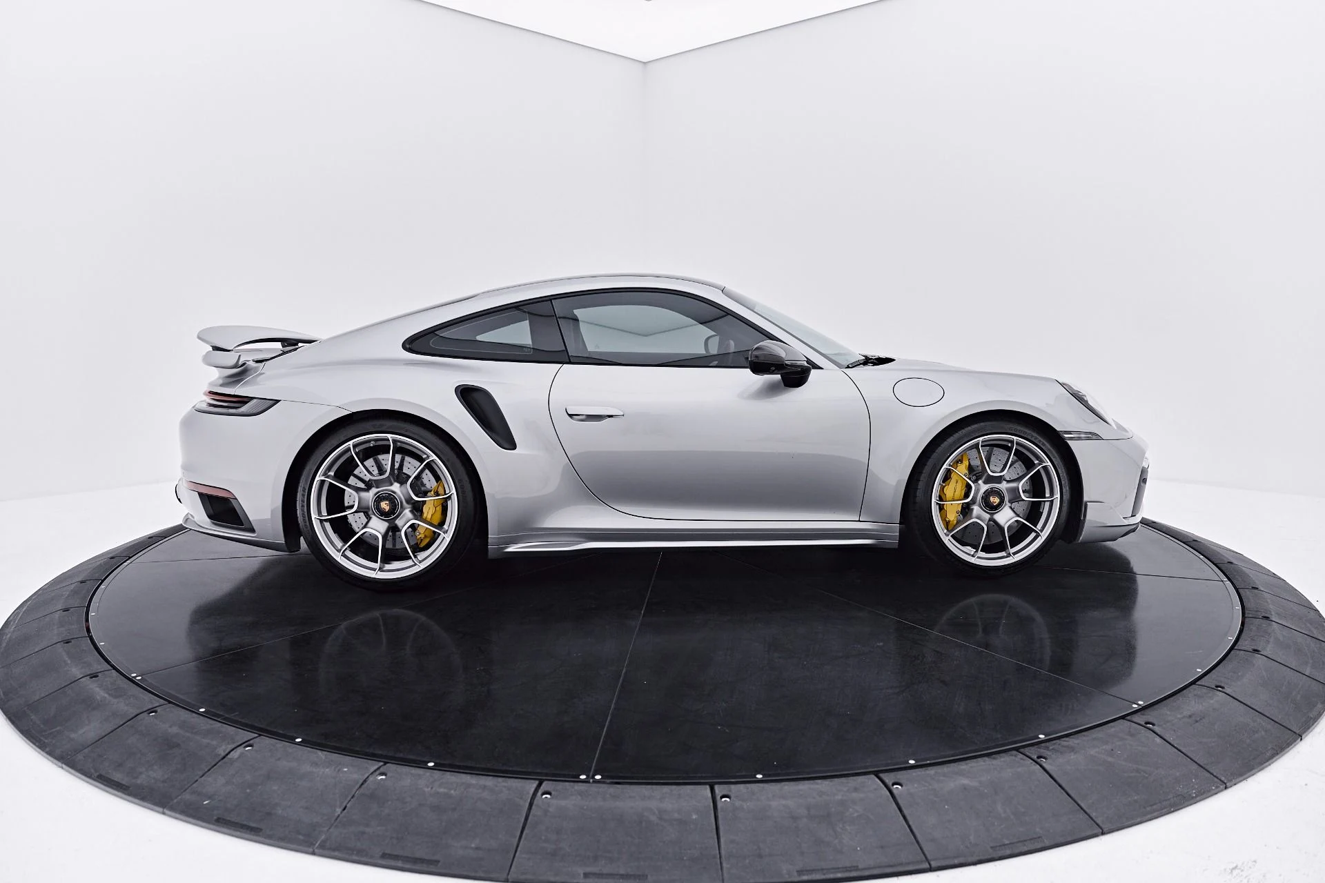 mph017_658625164_Used_2025_Porsche_911_Turbo_S_1785539126_6327f152bd