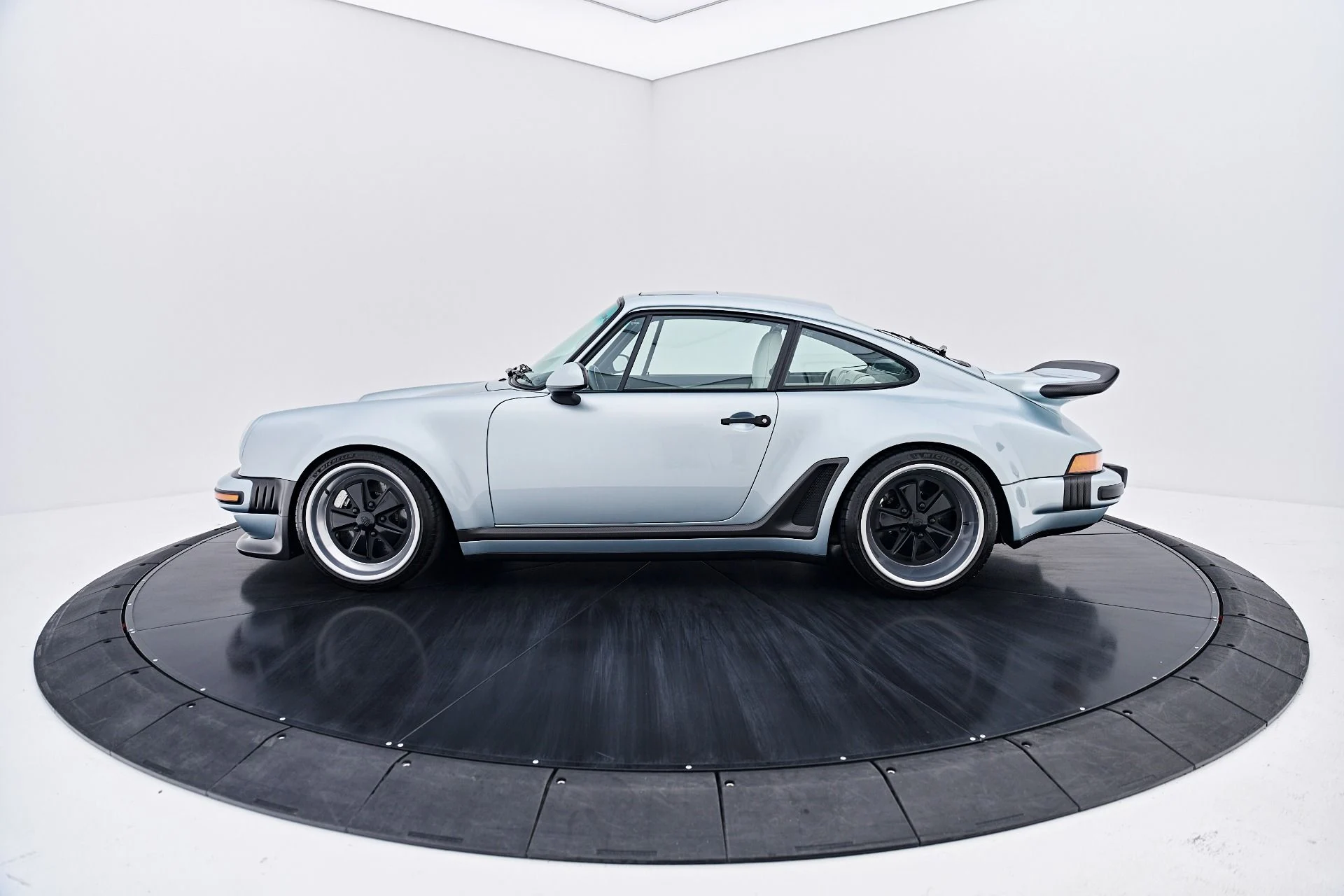 mph017_676089963_Used_1990_Porsche_911_1789729611_6f75591611