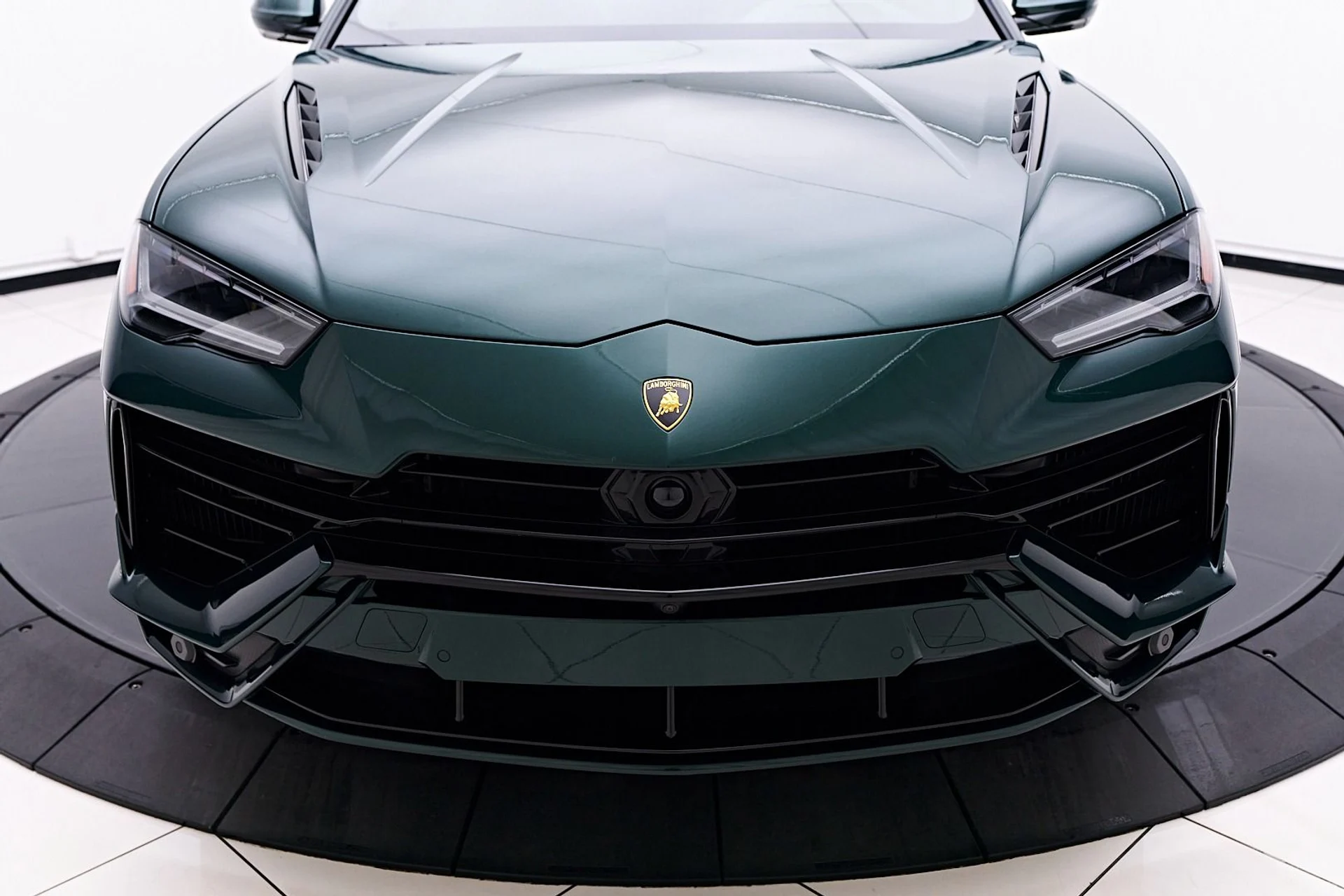 mph017_68774936_Used_2024_Lamborghini_Urus_S_1745956869_c96452f892