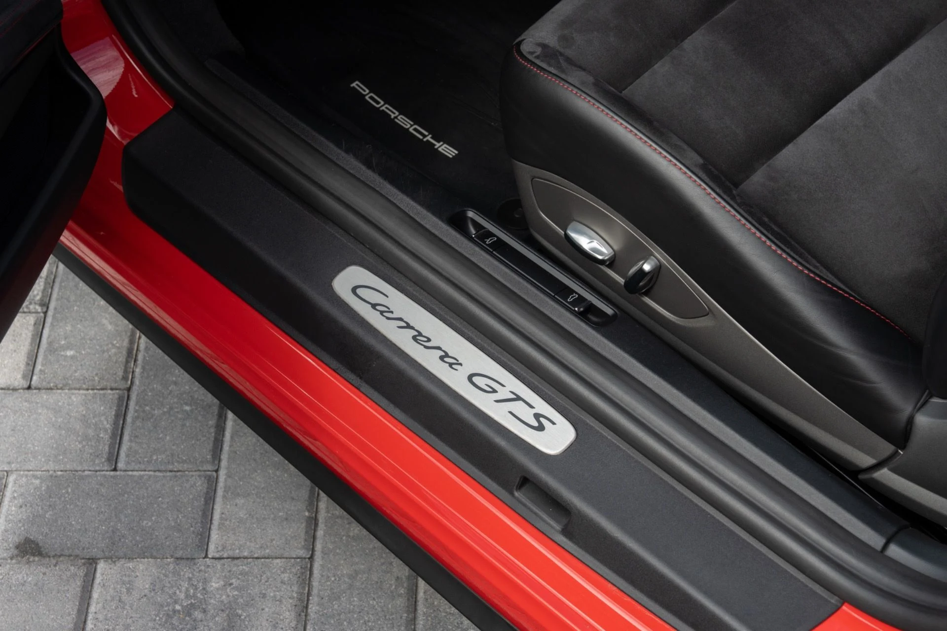 mph017_696743984_Used_2019_Porsche_911_Carrera_4_GTS_1780346704_614b4c9b98