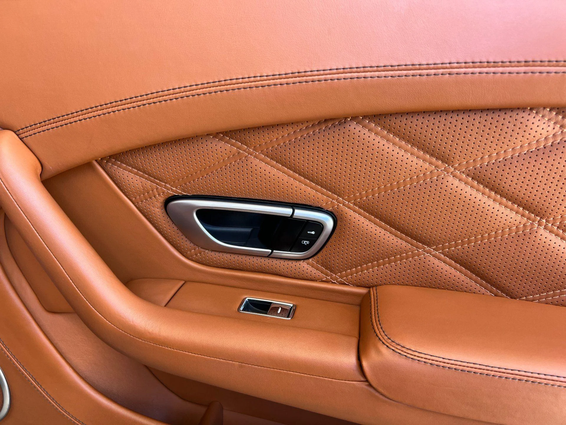 mph017_710798767_Used_2013_Bentley_Continental_GTC_GT_V8_Convertible_1781081272_d9d09cbfa0