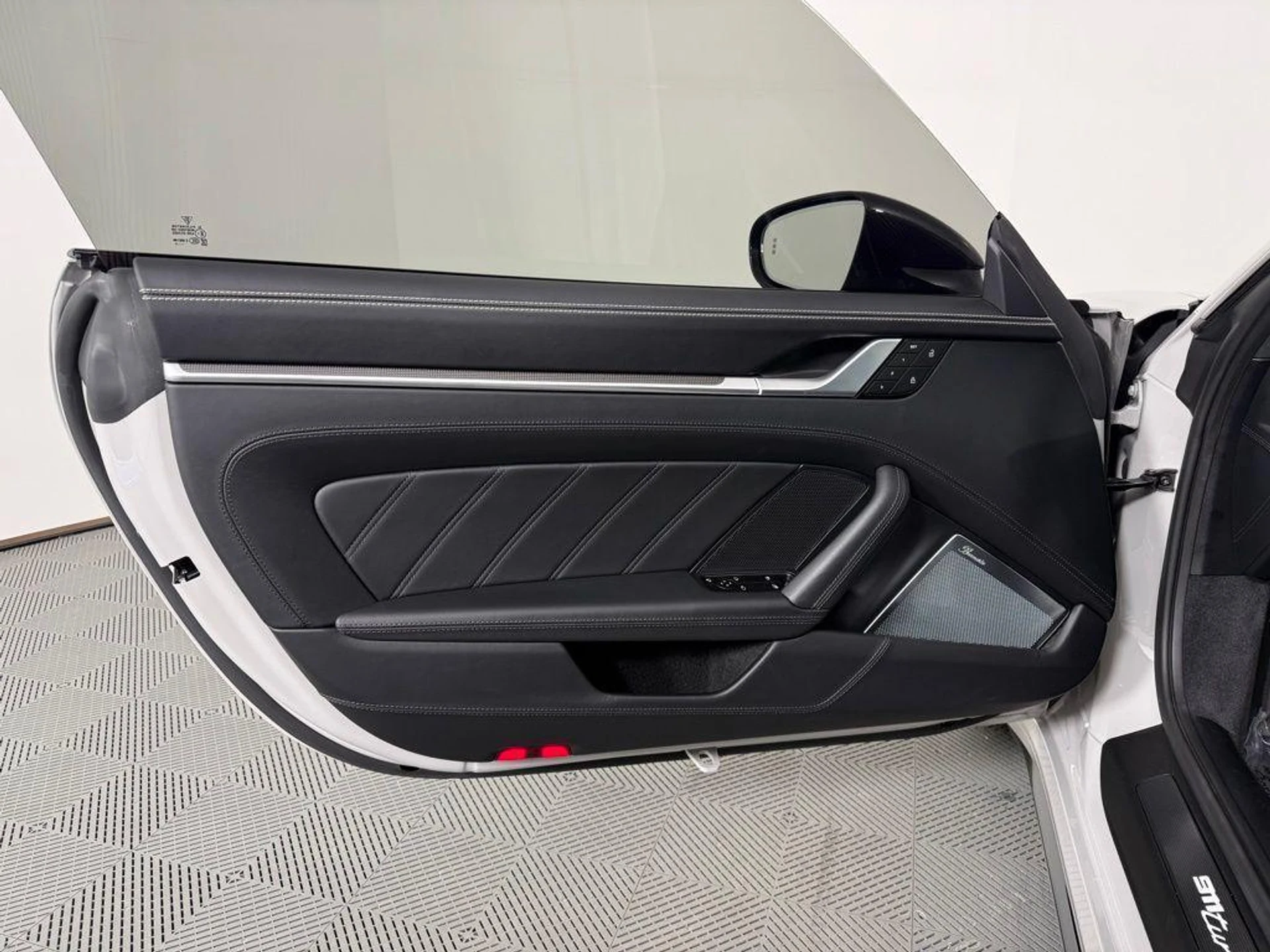 mph017_728829344_g_Mn9_V7o0tlv_Bh_V5_Nv6o_TP_Uda_K3_U_3179cbf65d