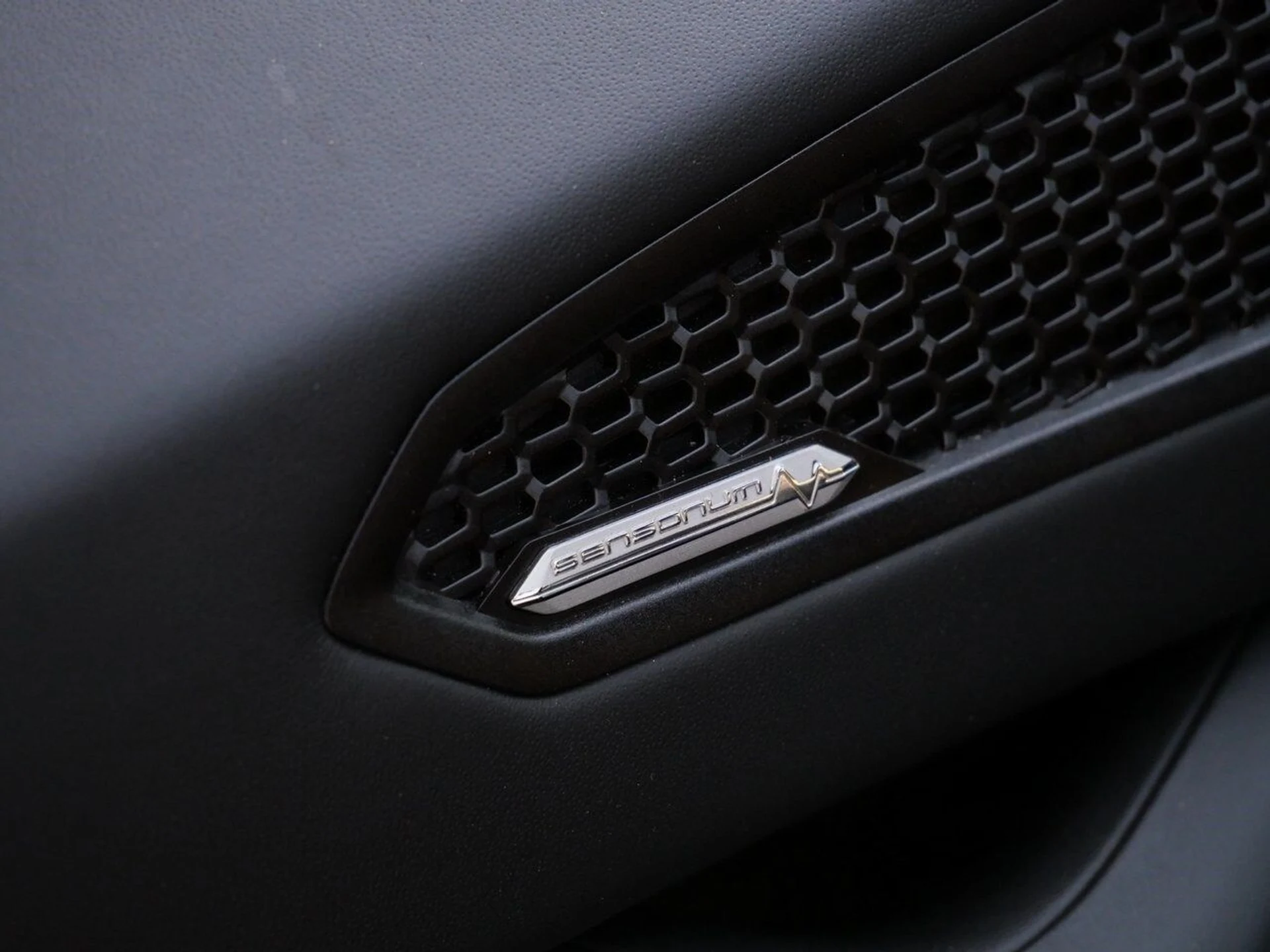 mph017_731511414_c2799afb3507793de9b5fd93f92635fdx_c28f6b638b