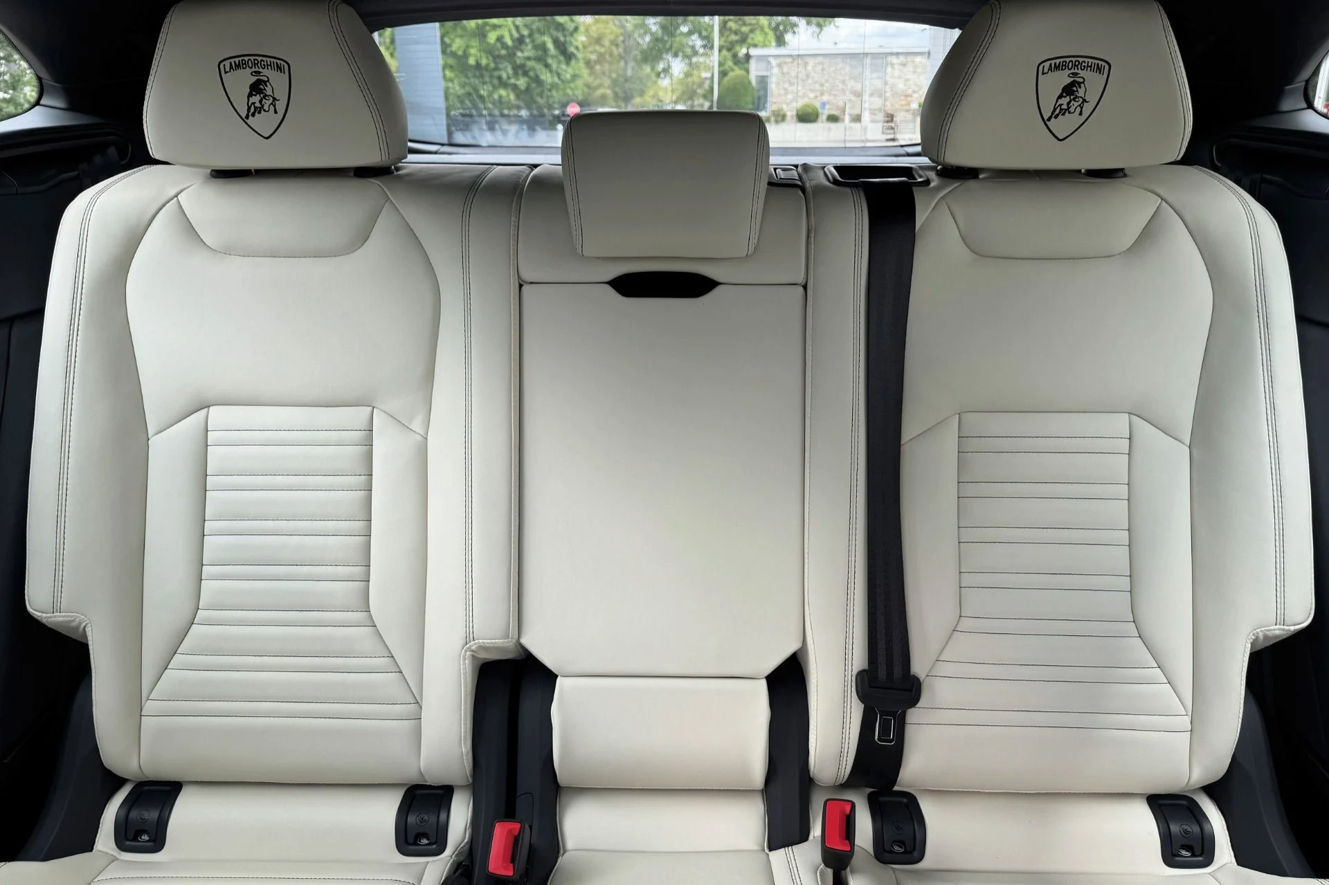 mph017_733264638_Used_2025_Lamborghini_Urus_SE_1764805355_53184fd62f